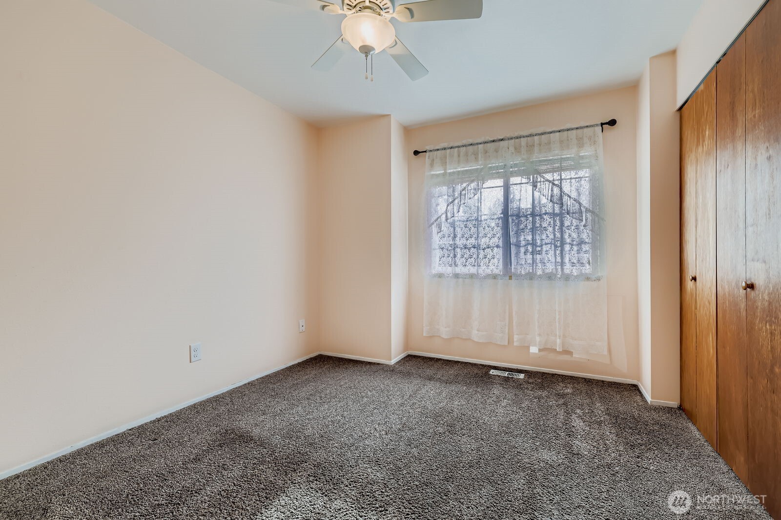 Lake Stevens, Washington, 98258, United States, 3 Bedrooms Bedrooms, ,3 BathroomsBathrooms,Residential,For Sale,1942616