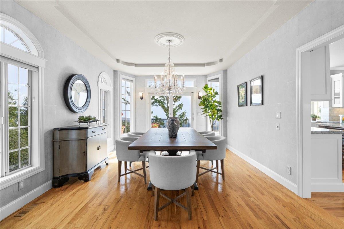 Los Gatos, California, 95033, United States, 5 Bedrooms Bedrooms, ,4 BathroomsBathrooms,Residential,For Sale,1744780