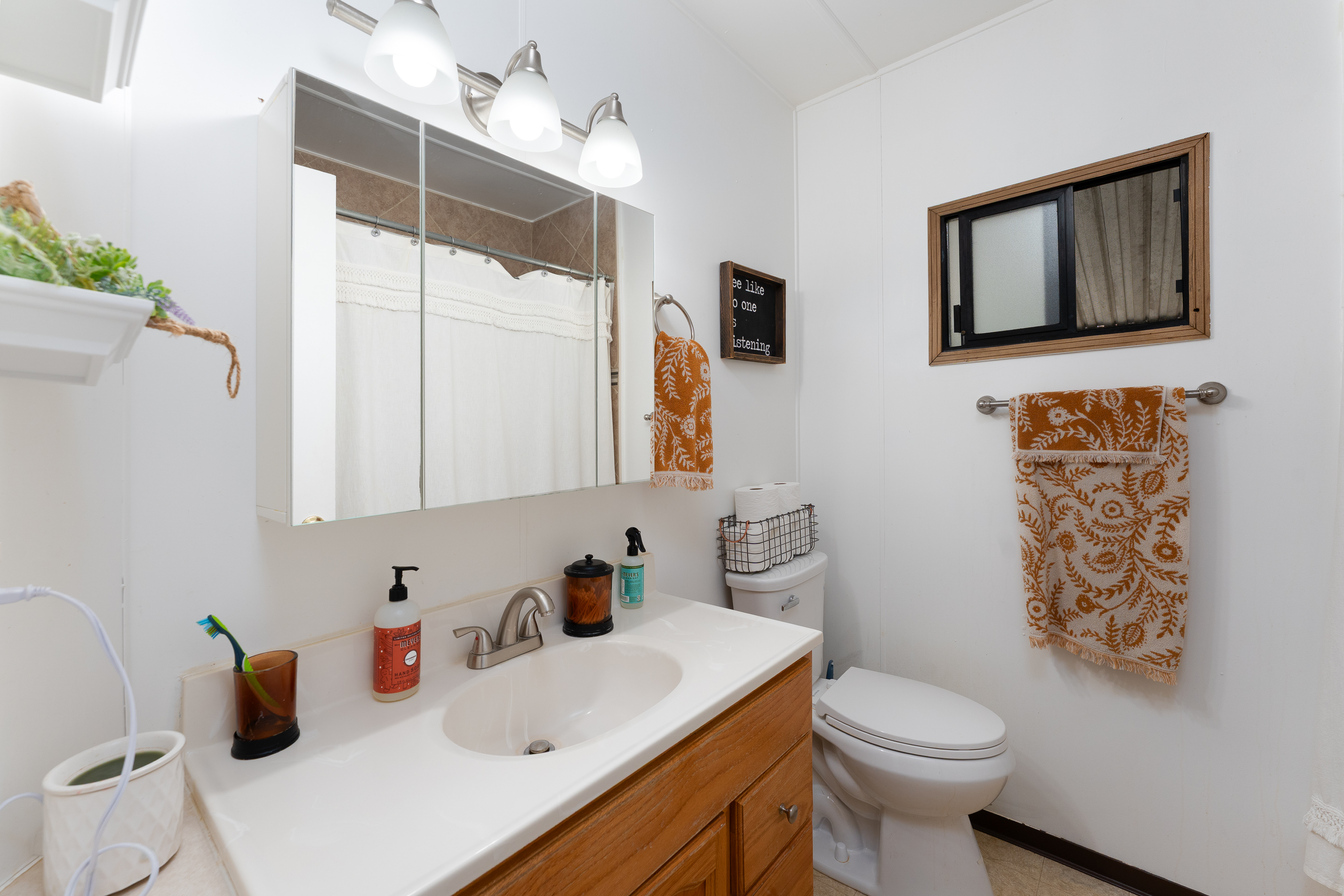 Willits, California, 95490, United States, 3 Bedrooms Bedrooms, ,2 BathroomsBathrooms,Residential,For Sale,1883434