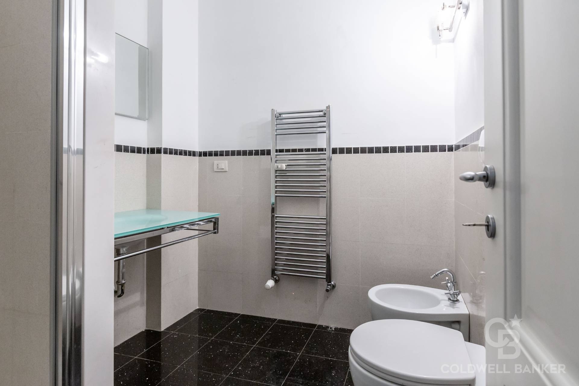 Roma, Roma, 00100, IT, 2 Bedrooms Bedrooms, ,2 BathroomsBathrooms,Residential,For Sale,1803956