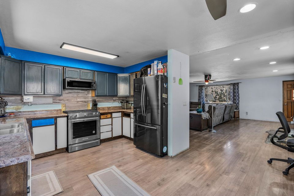 Prineville, Oregon, 97754, United States, 3 Bedrooms Bedrooms, ,3 BathroomsBathrooms,Residential,For Sale,1850319