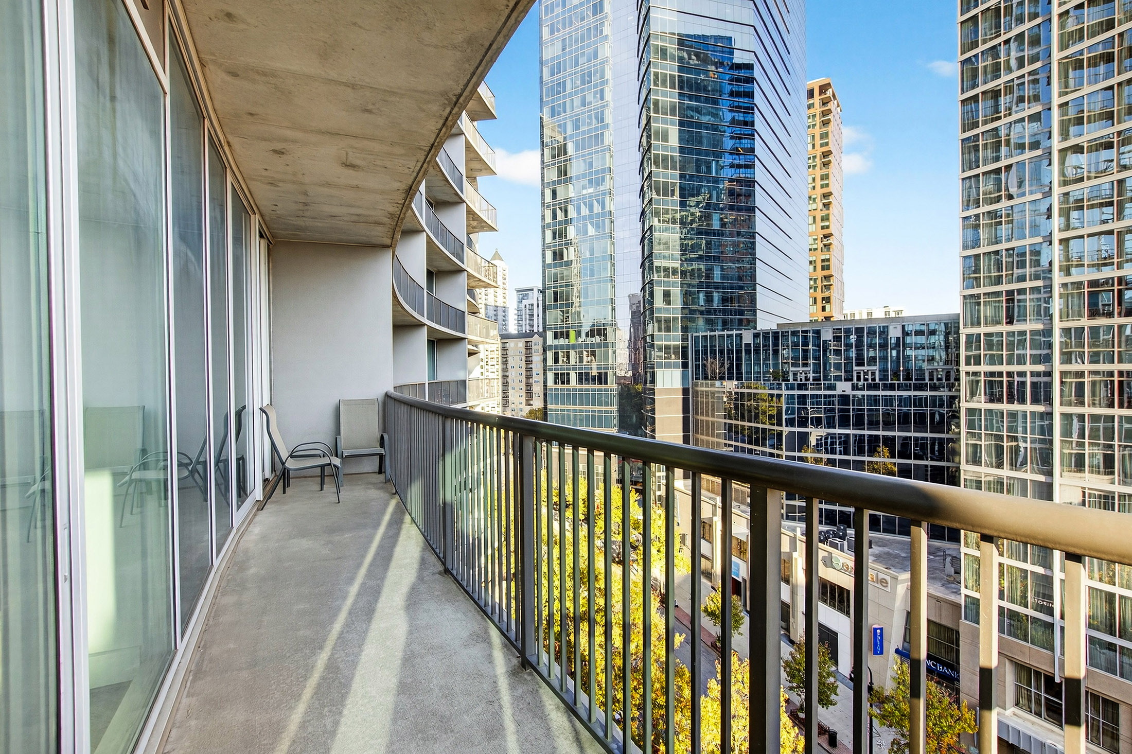  Iconic Intown Living at 1010 Midtown - 物件實景