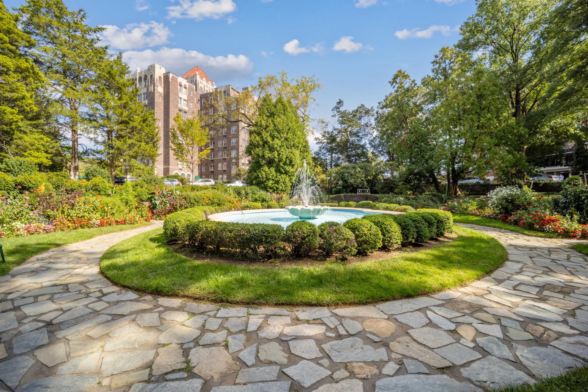  3900 Cathedral Avenue NW, Washington, DC, 20016 - 物件實景