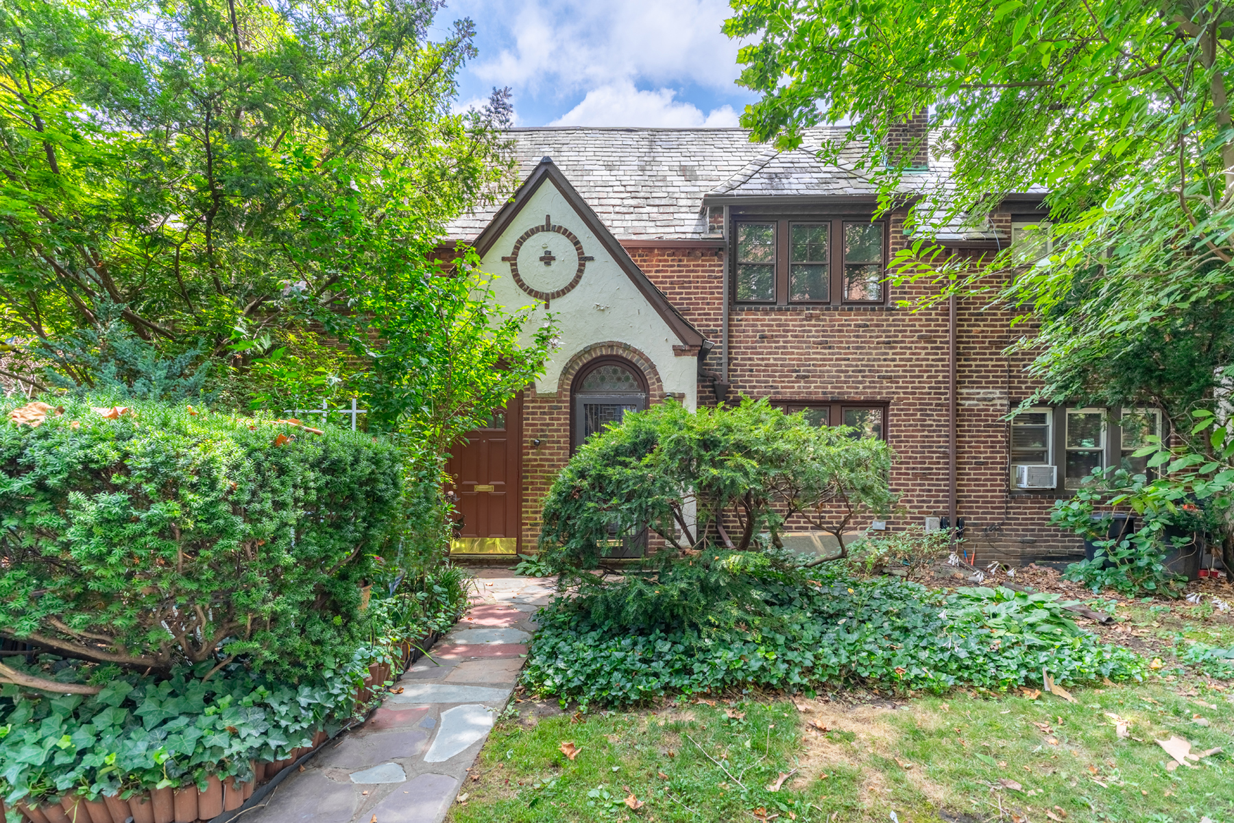 STORYBOOK HOME IN COVETED ARBOR CLOSE” 
