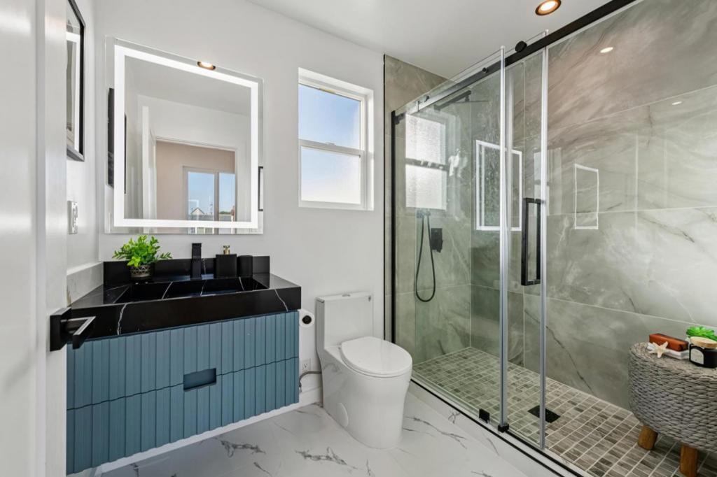 San Francisco, California, 94116, United States, 4 Bedrooms Bedrooms, ,4 BathroomsBathrooms,Residential,For Sale,2014062