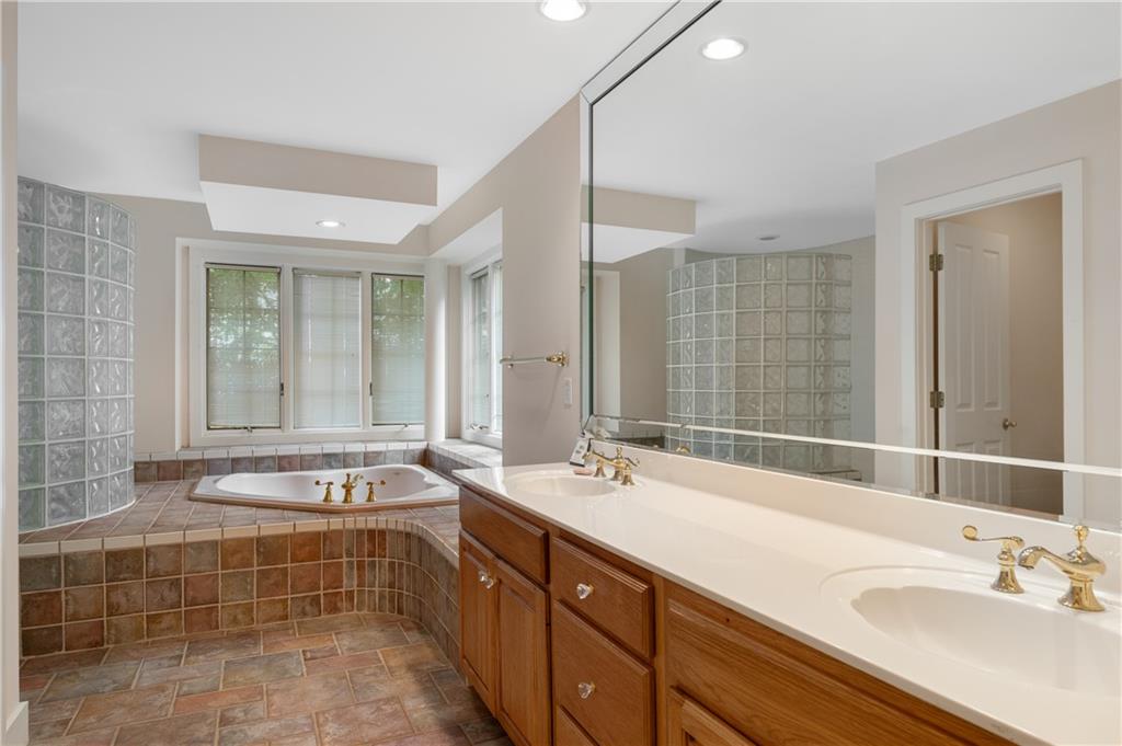 Jasper, Georgia, 30143, United States, 4 Bedrooms Bedrooms, ,5 BathroomsBathrooms,Residential,For Sale,1826778