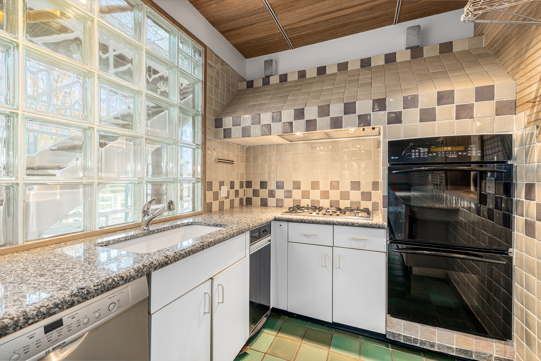  Treetop Modernism with Slocum River Views - 物件實景
