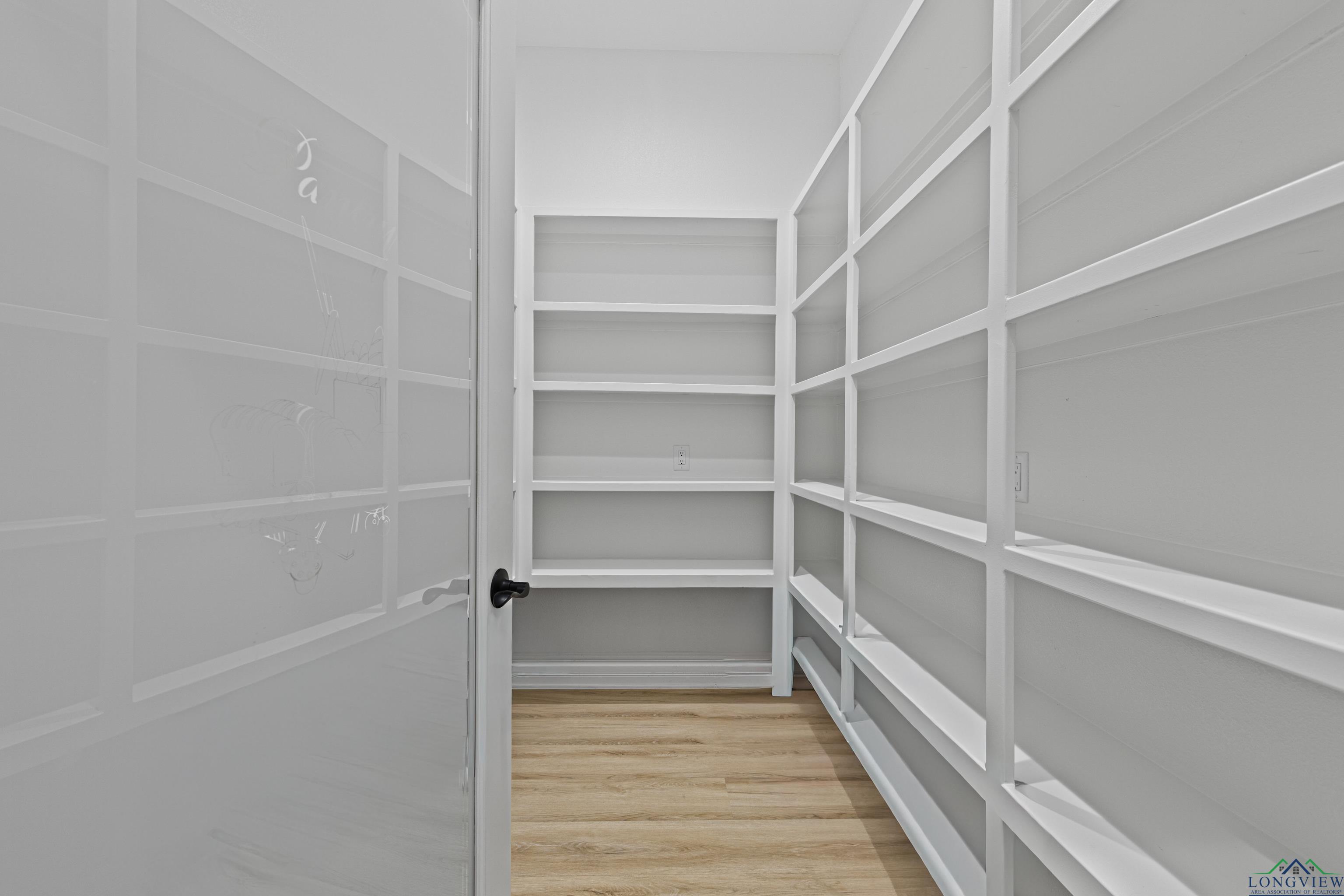 Tatum, Texas, 75691, United States, 6 Bedrooms Bedrooms, ,5 BathroomsBathrooms,Residential,For Sale,1967994