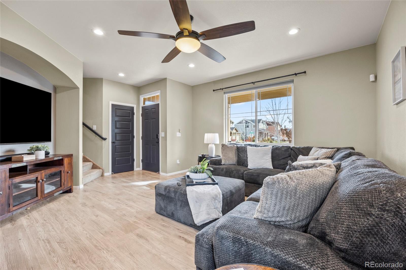 Aurora, Colorado, 80018, United States, 5 Bedrooms Bedrooms, ,3 BathroomsBathrooms,Residential,For Sale,1993047