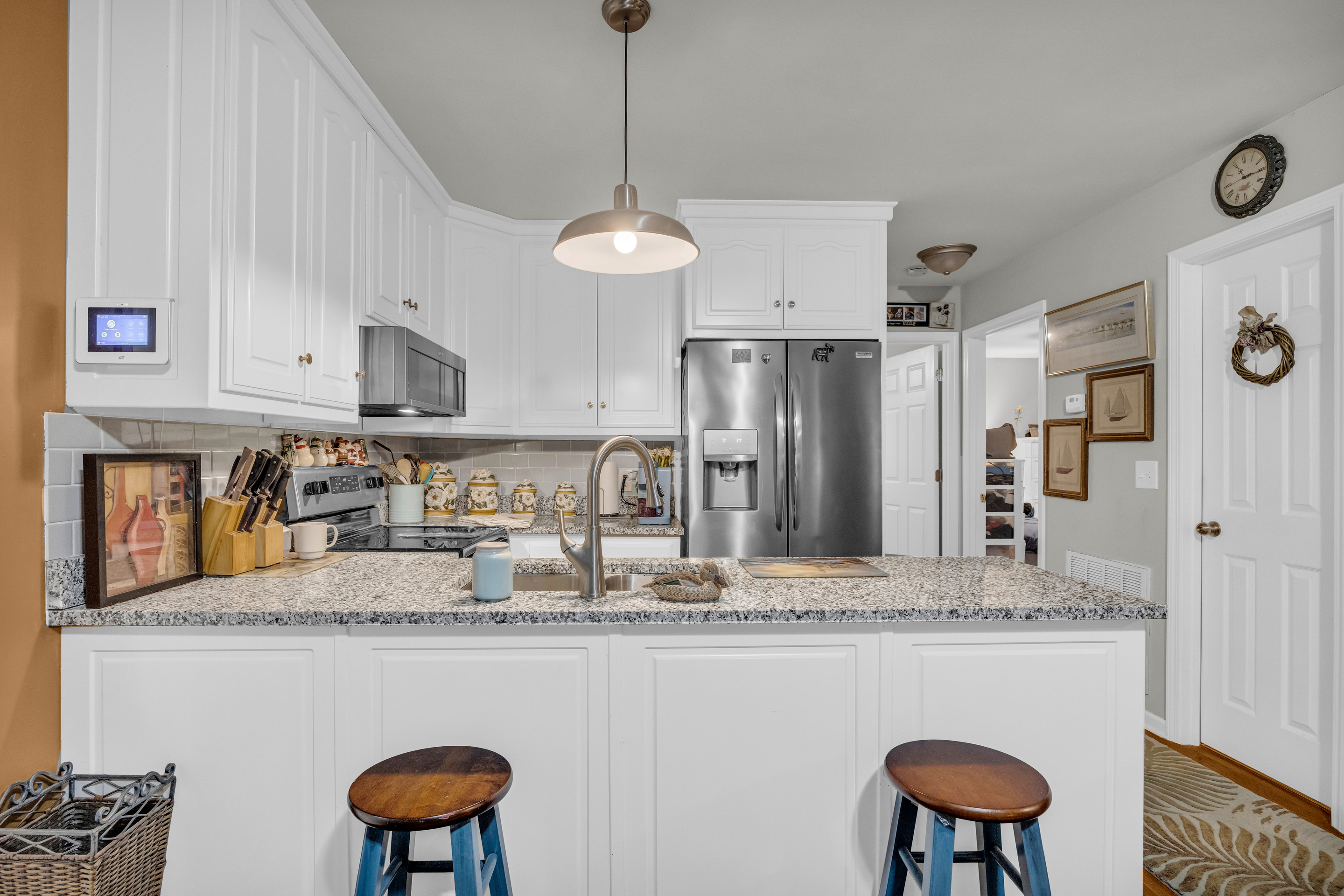 Hartwell, Georgia, 30643, United States, 2 Bedrooms Bedrooms, ,1 BathroomBathrooms,Residential,For Sale,1908192