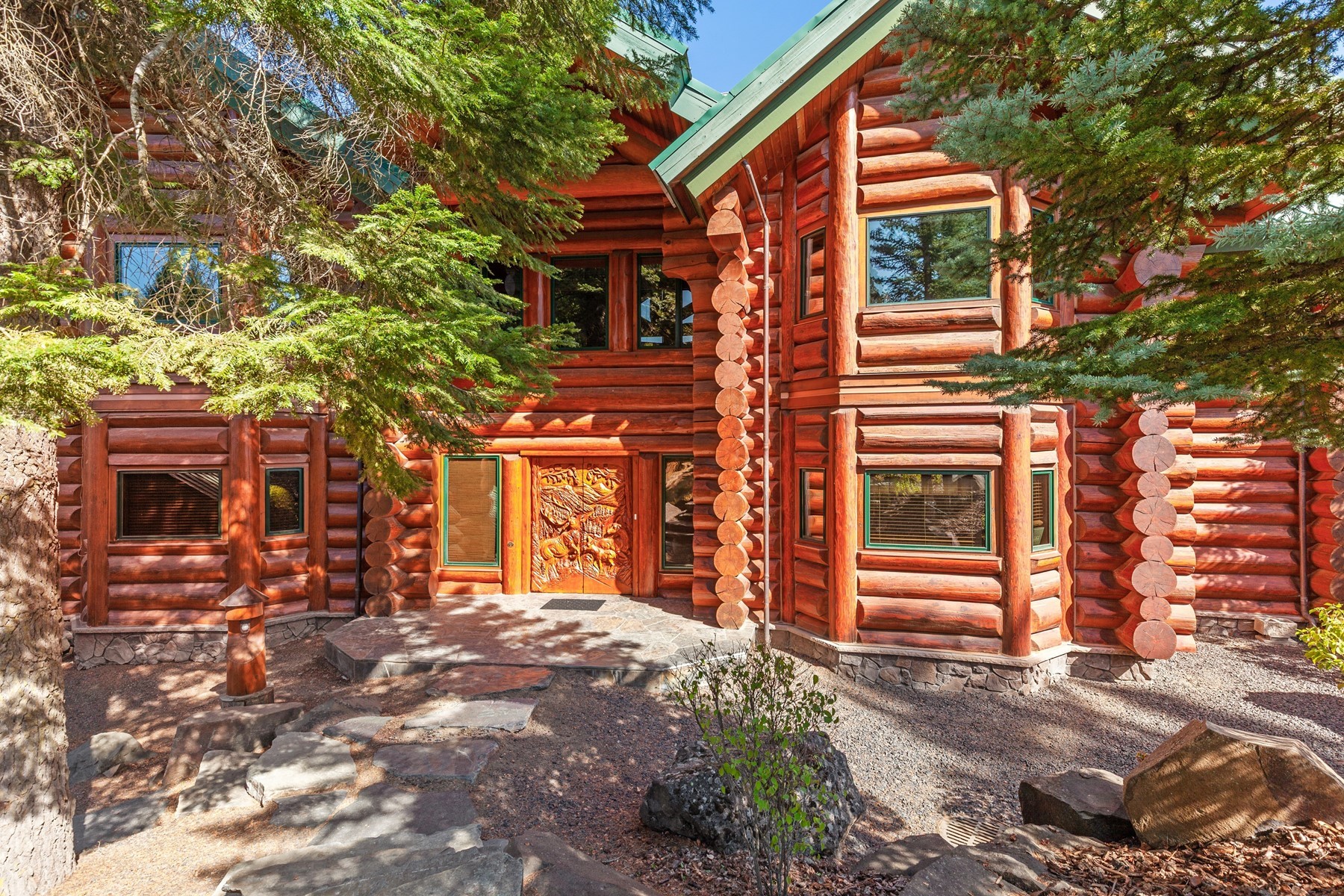  Log Estate overlooking Lake Coeur d