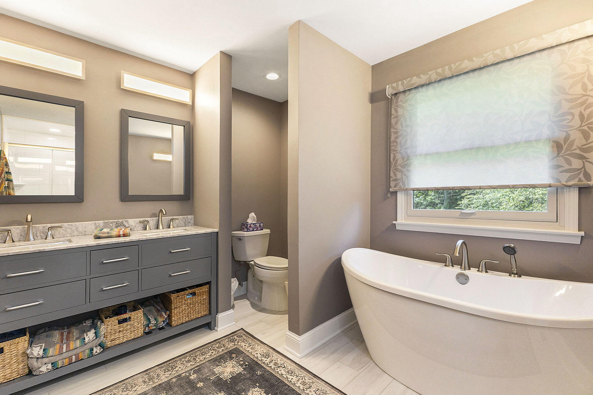 Valparaiso, Indiana, 46385, United States, 4 Bedrooms Bedrooms, ,4 BathroomsBathrooms,Residential,For Sale,1974482