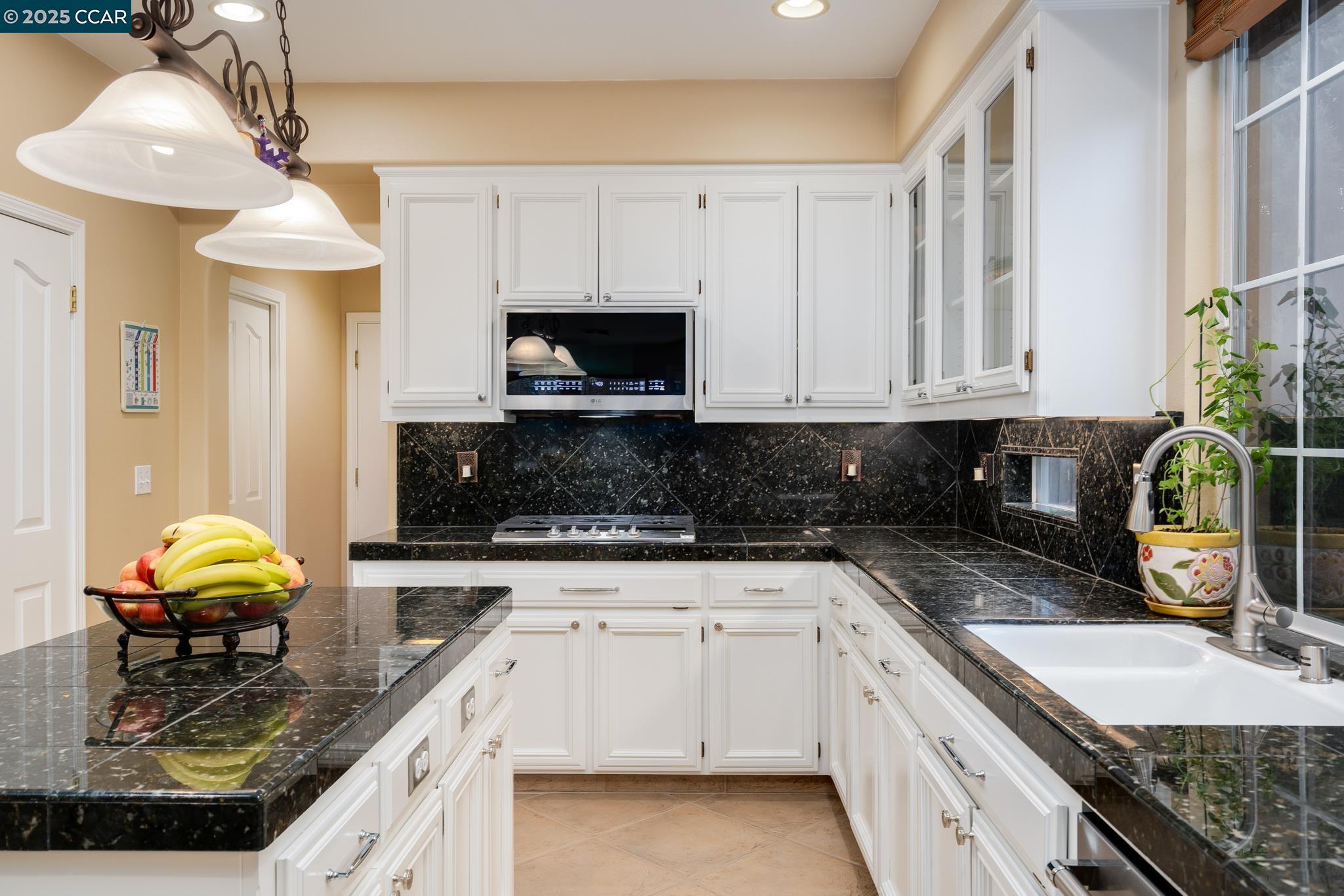 San Ramon, California, 94582, United States, 4 Bedrooms Bedrooms, ,3 BathroomsBathrooms,Residential,For Sale,1988285