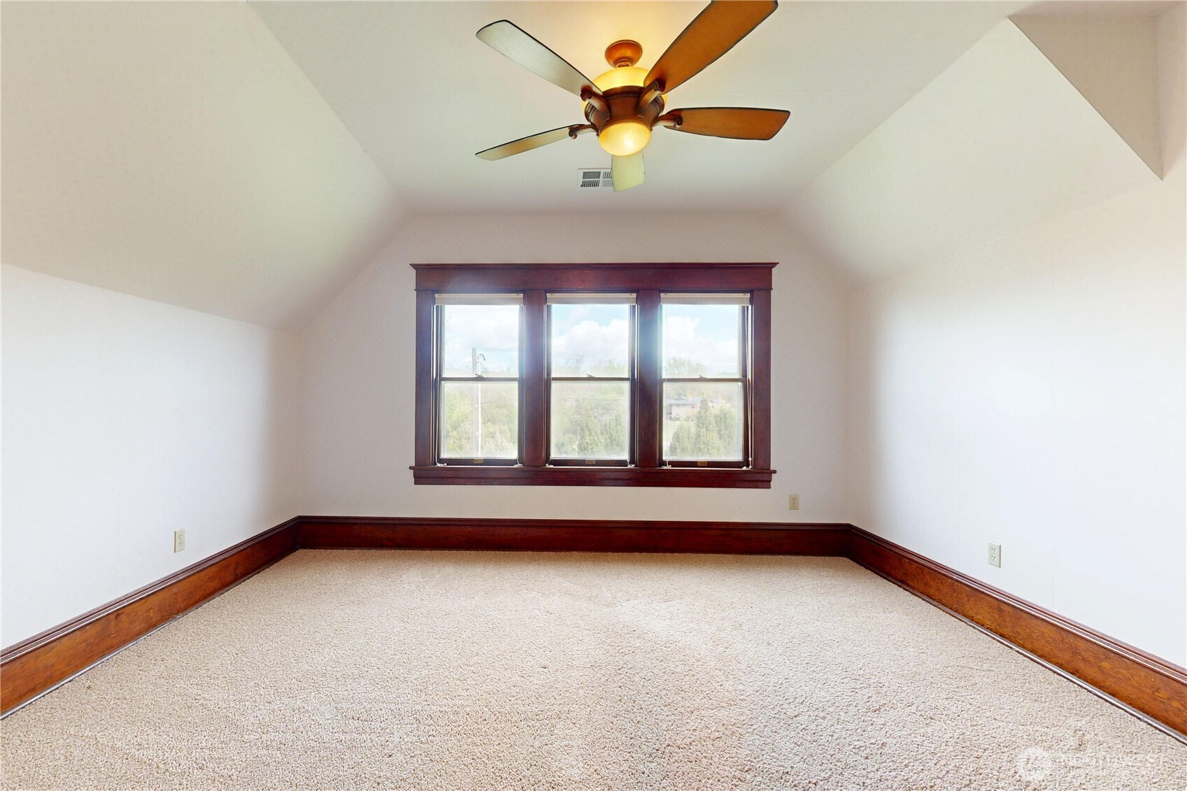 Waitsburg, Washington, 99361, United States, 4 Bedrooms Bedrooms, ,3 BathroomsBathrooms,Residential,For Sale,1793079
