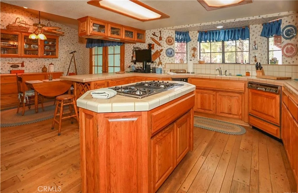 Big Bear City, California, 92314, United States, 3 Bedrooms Bedrooms, ,3 BathroomsBathrooms,Residential,For Sale,1940649