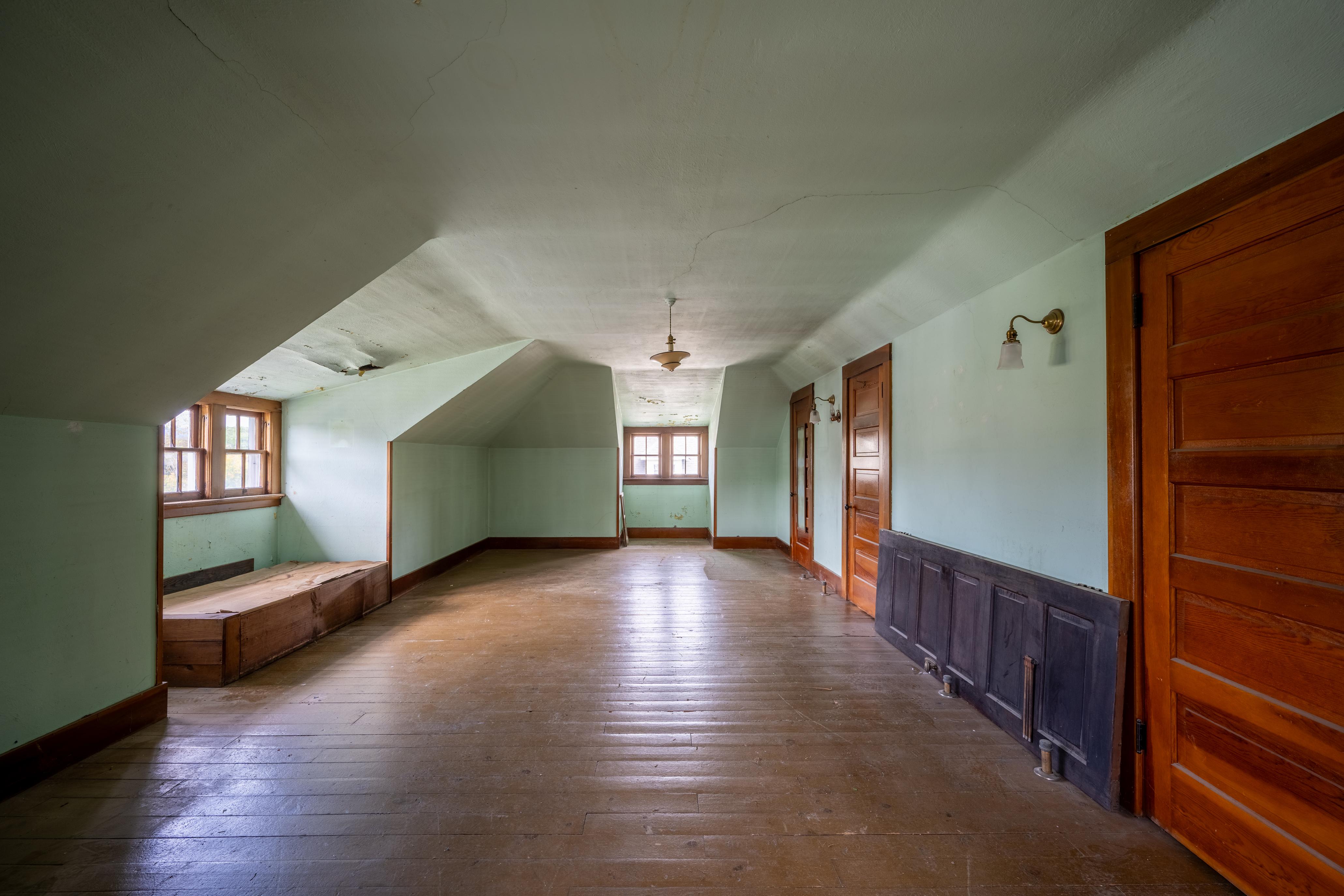  92 Champlain Avenue, Ticonderoga, NY, 12883 - 物件實景