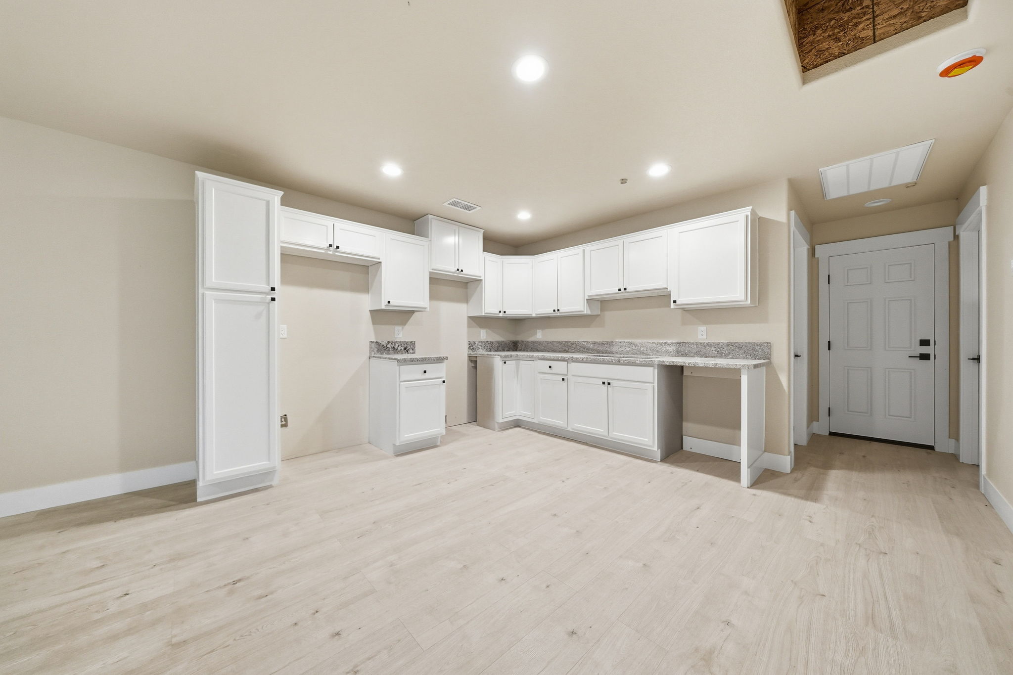 Redding, California, 96003, United States, 5 Bedrooms Bedrooms, ,4 BathroomsBathrooms,Residential,For Sale,2006033