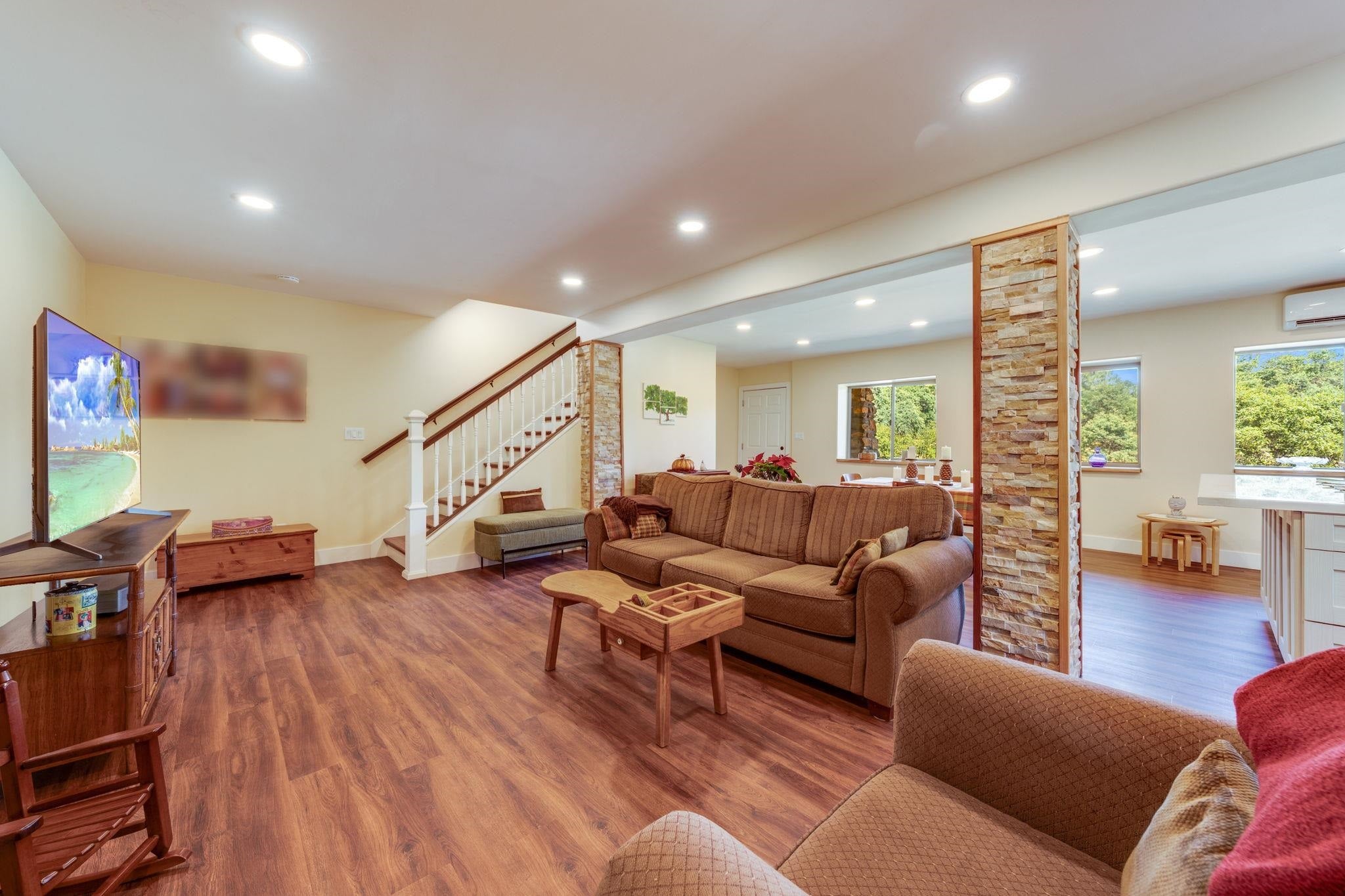 Shingle Springs, California, 95682, United States, 6 Bedrooms Bedrooms, ,2 BathroomsBathrooms,Residential,For Sale,2009241