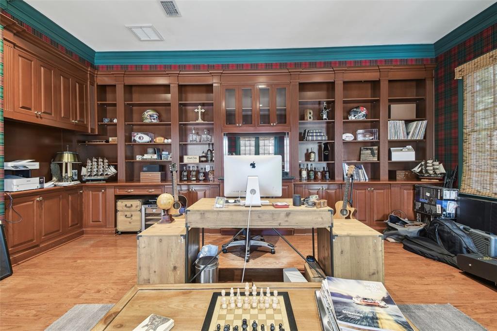 Tampa, Florida, 33613, United States, 5 Bedrooms Bedrooms, ,6 BathroomsBathrooms,Residential,For Sale,1838218