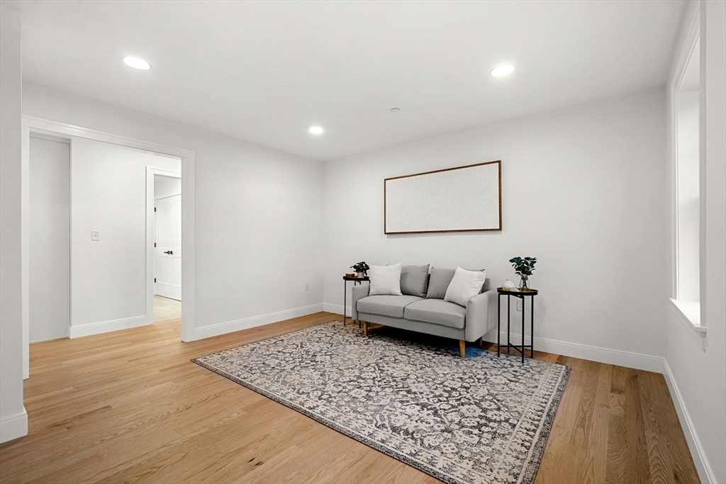 Haverhill, Massachusetts, 01830, United States, 4 Bedrooms Bedrooms, ,4 BathroomsBathrooms,Residential,For Sale,1993462