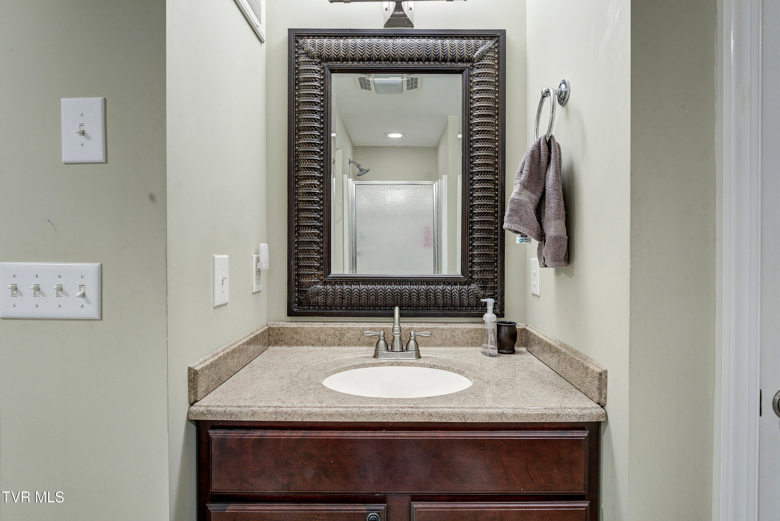 Johnson City, Tennessee, 37604, United States, 5 Bedrooms Bedrooms, ,3 BathroomsBathrooms,Residential,For Sale,1964815