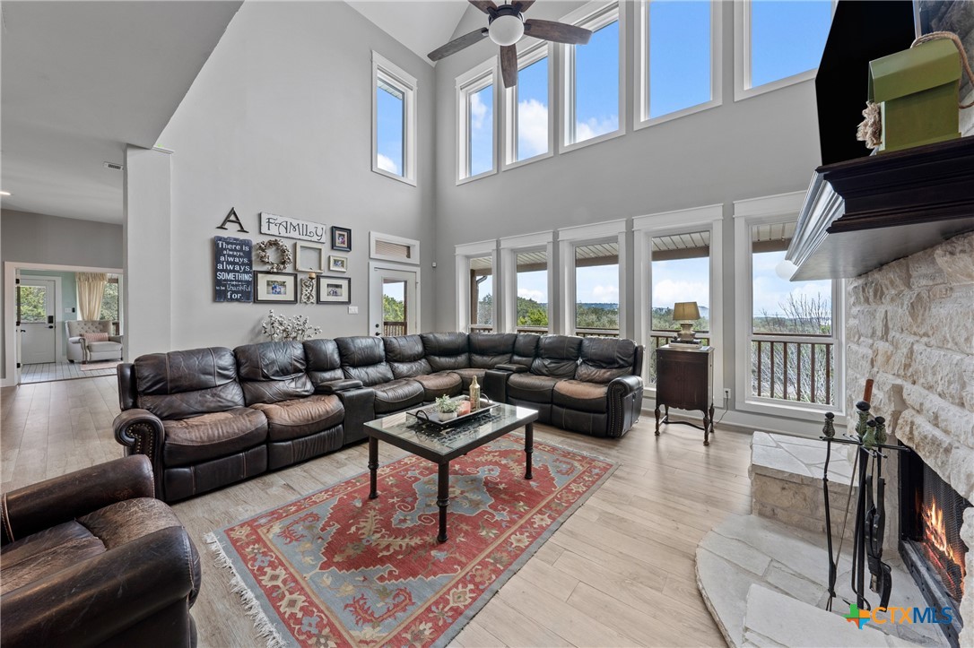 Belton, Texas, 76513, United States, 4 Bedrooms Bedrooms, ,3 BathroomsBathrooms,Residential,For Sale,1989354