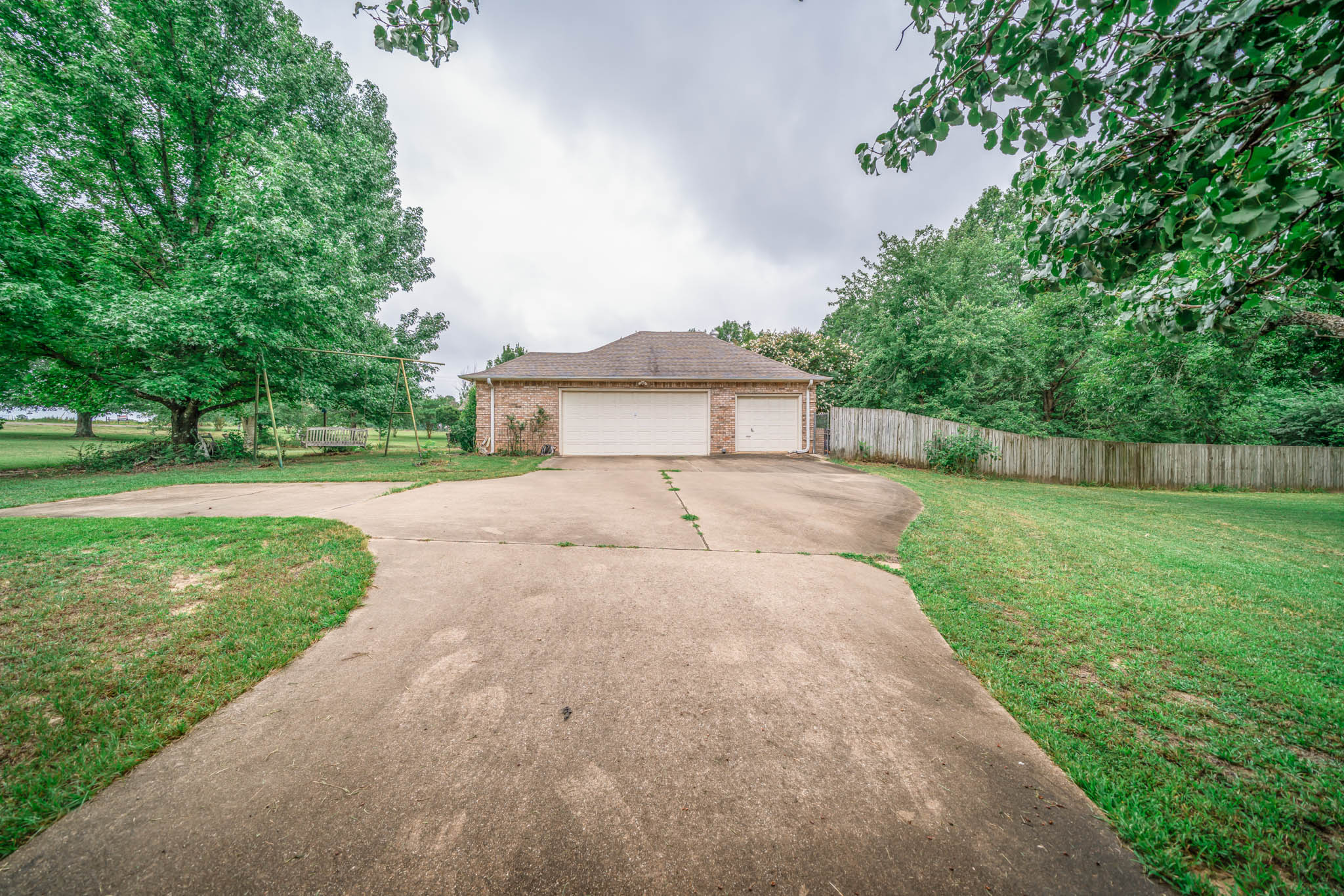 Jacksonville, Texas, 75766, United States, 3 Bedrooms Bedrooms, ,4 BathroomsBathrooms,Residential,For Sale,1984129