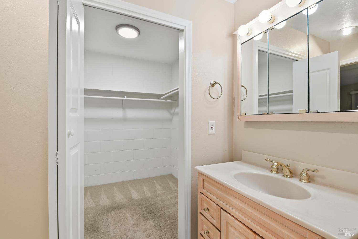 Santa Rosa, California, 95403, United States, 3 Bedrooms Bedrooms, ,2 BathroomsBathrooms,Residential,For Sale,1997144