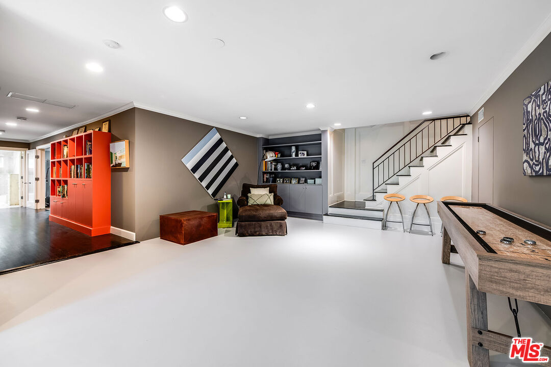 Los Angeles, California, 90077, United States, 5 Bedrooms Bedrooms, ,7 BathroomsBathrooms,Residential,For Sale,1827640