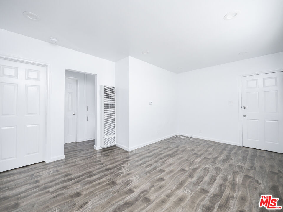 Los Angeles, California, 90066, United States, 4 Bedrooms Bedrooms, ,Residential,For Sale,1705124