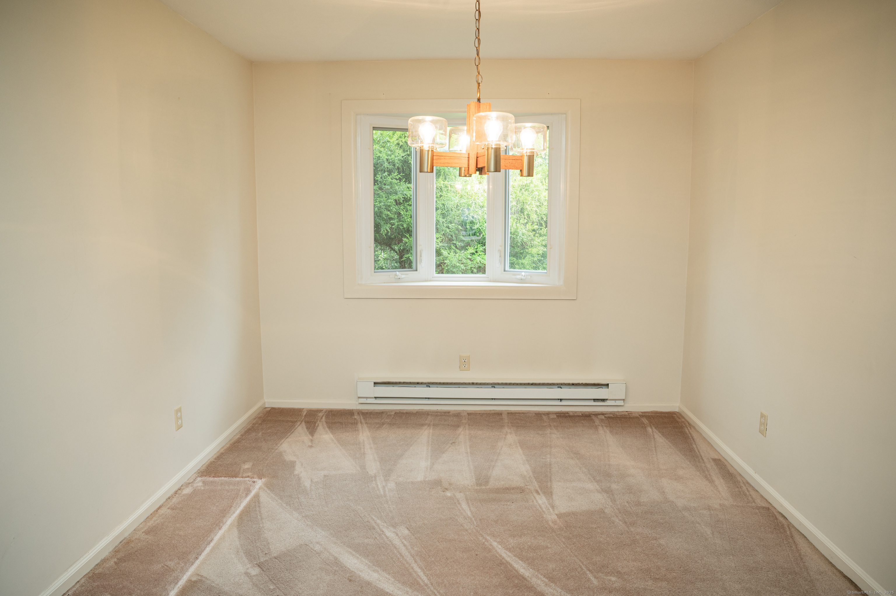 Branford, Connecticut, 06405, United States, 3 Bedrooms Bedrooms, ,2 BathroomsBathrooms,Residential,For Sale,1907106