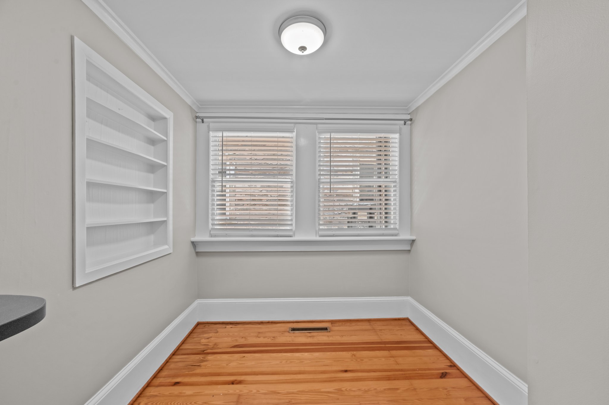 Washington, North Carolina, 27889, United States, 5 Bedrooms Bedrooms, ,3 BathroomsBathrooms,Residential,For Sale,1869236