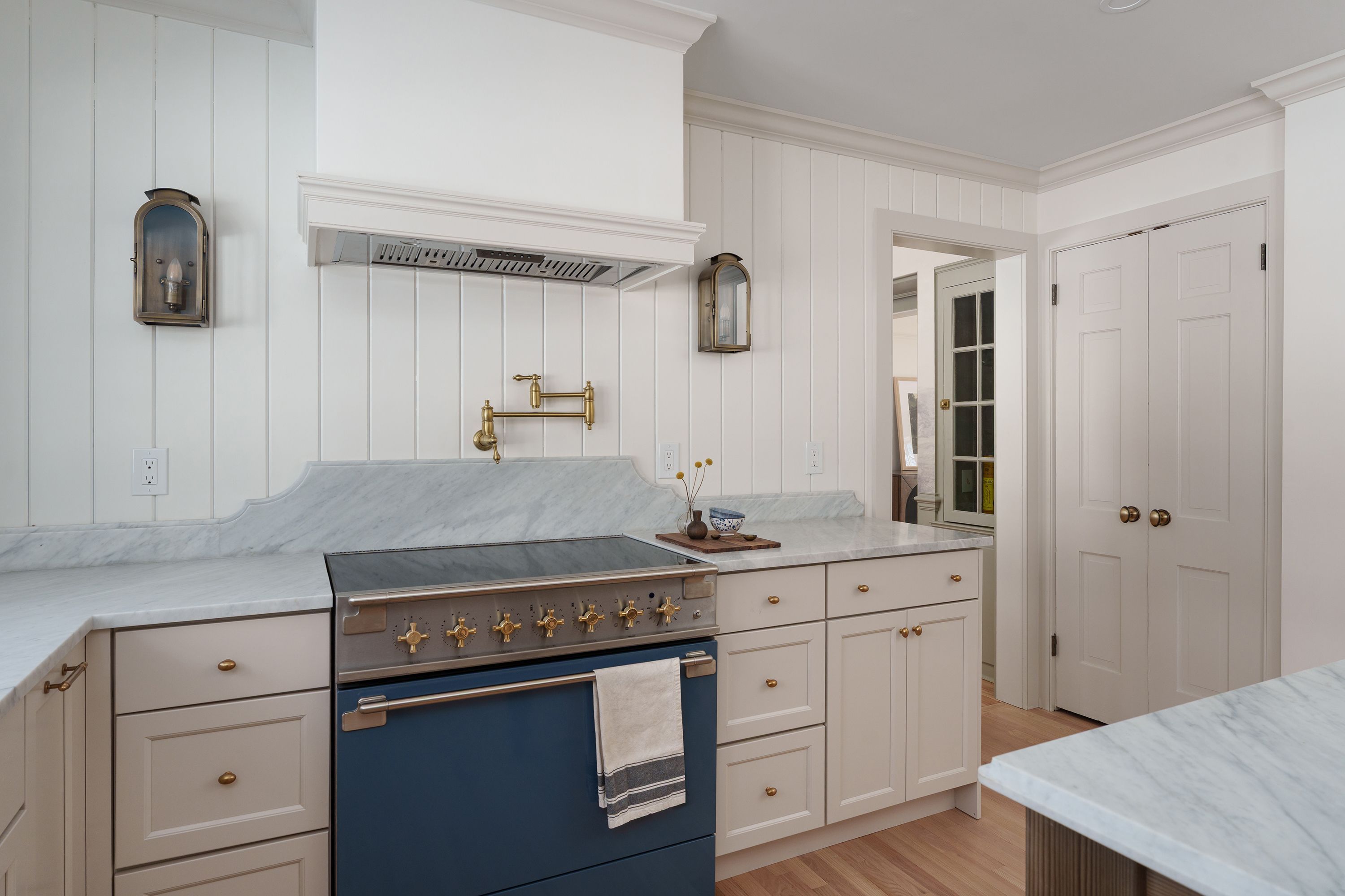  An Uncompromising Renovation Infused with Chic Designer Style - 物件實景