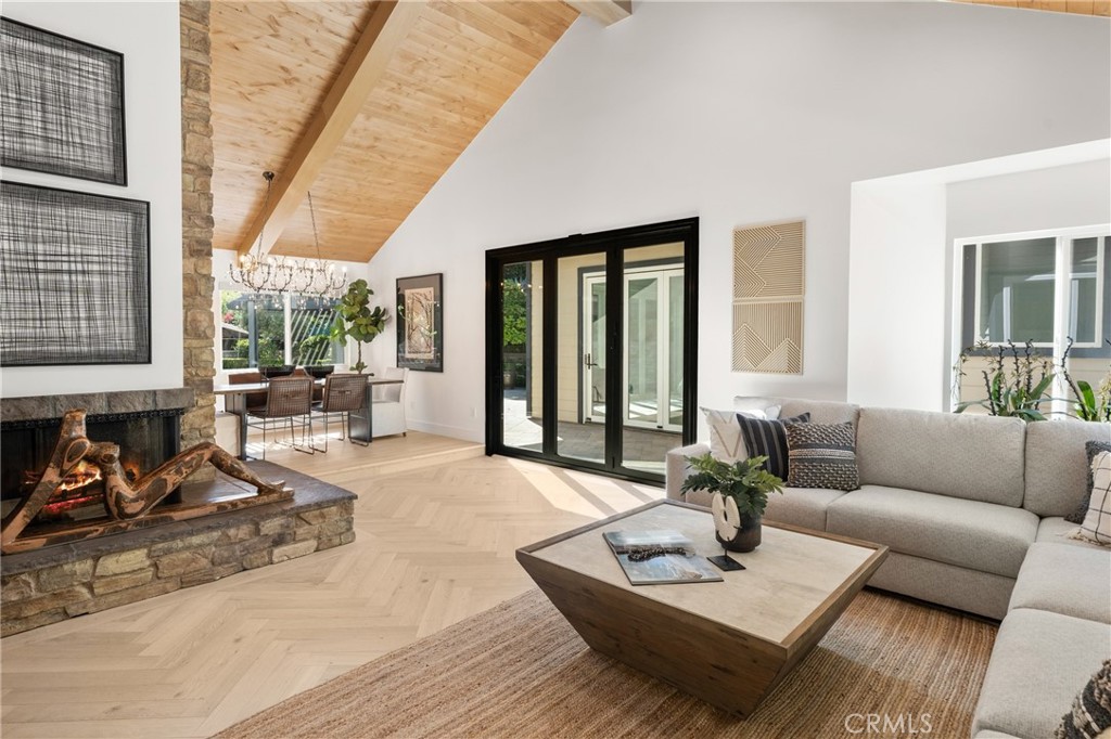 Yorba Linda, California, 92886, United States, 5 Bedrooms Bedrooms, ,6 BathroomsBathrooms,Residential,For Sale,1891782