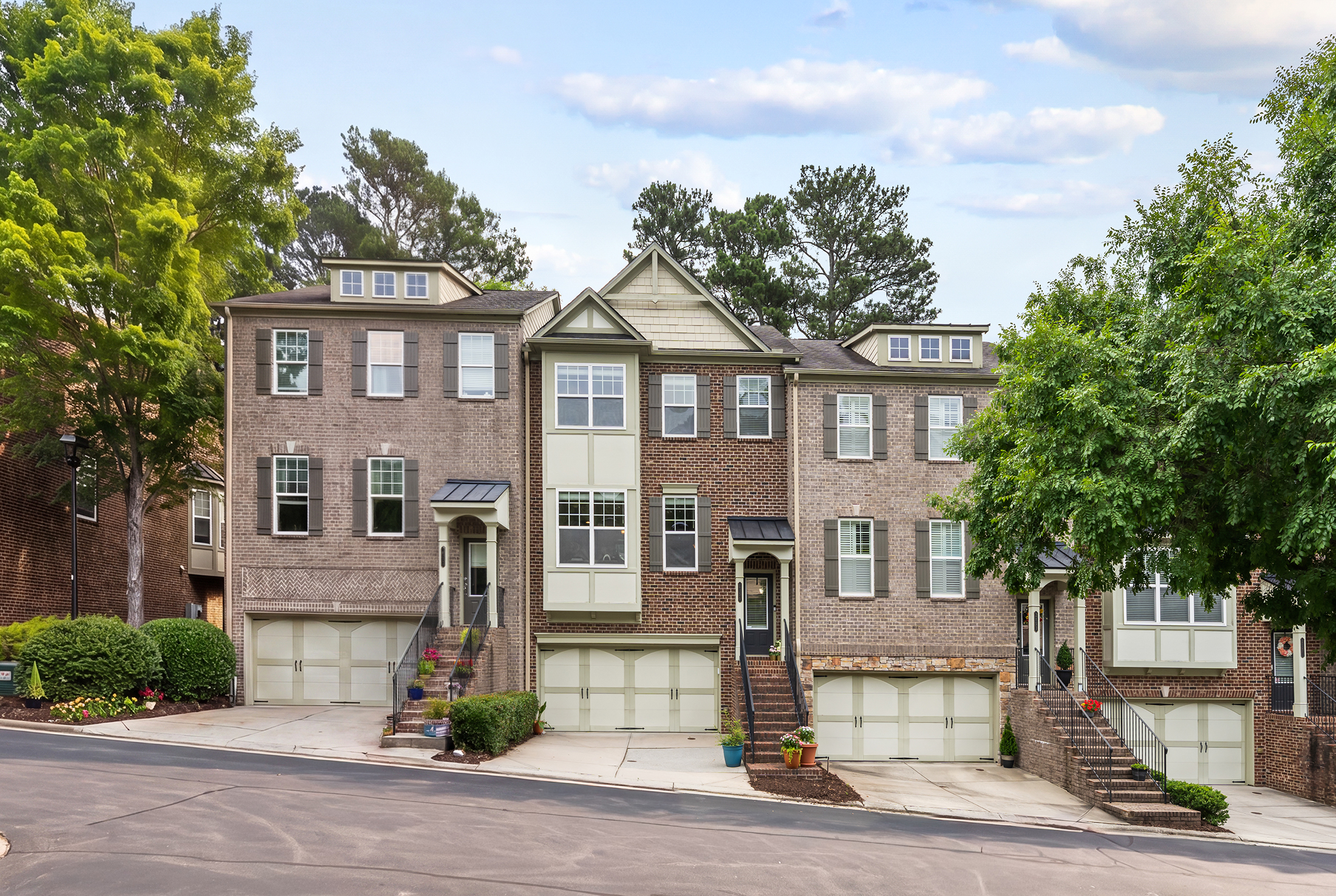  Thoughtfully Updated Brownstone in Brookhaven - 物件實景