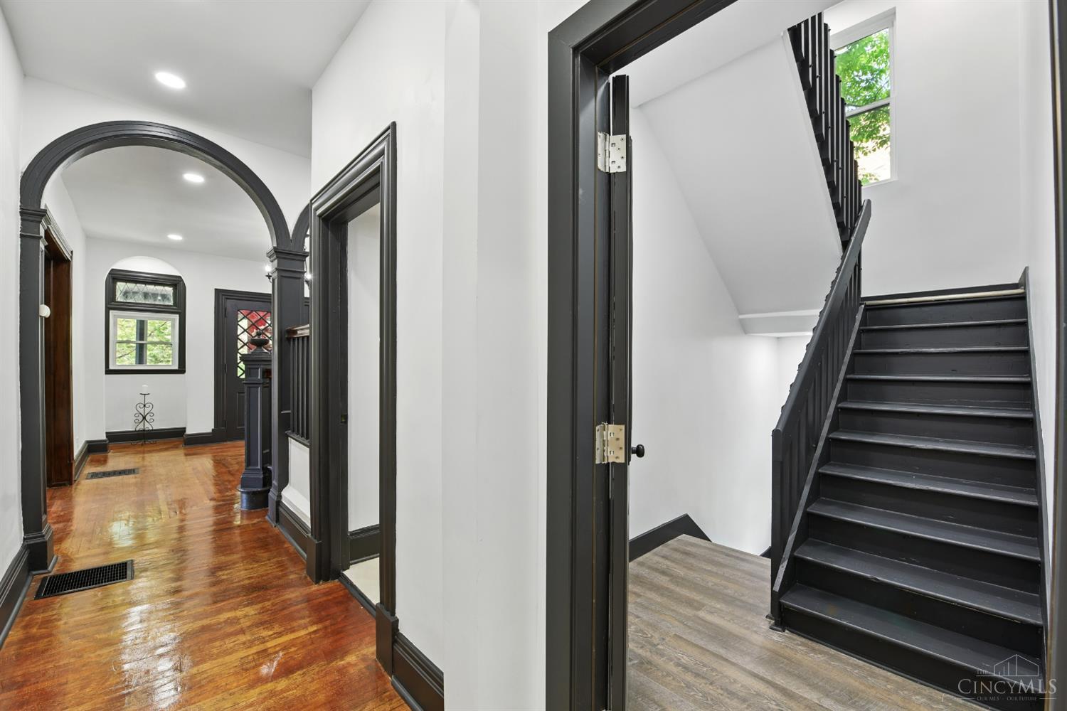 Cincinnati, Ohio, 45229, United States, 7 Bedrooms Bedrooms, ,5 BathroomsBathrooms,Residential,For Sale,1821306