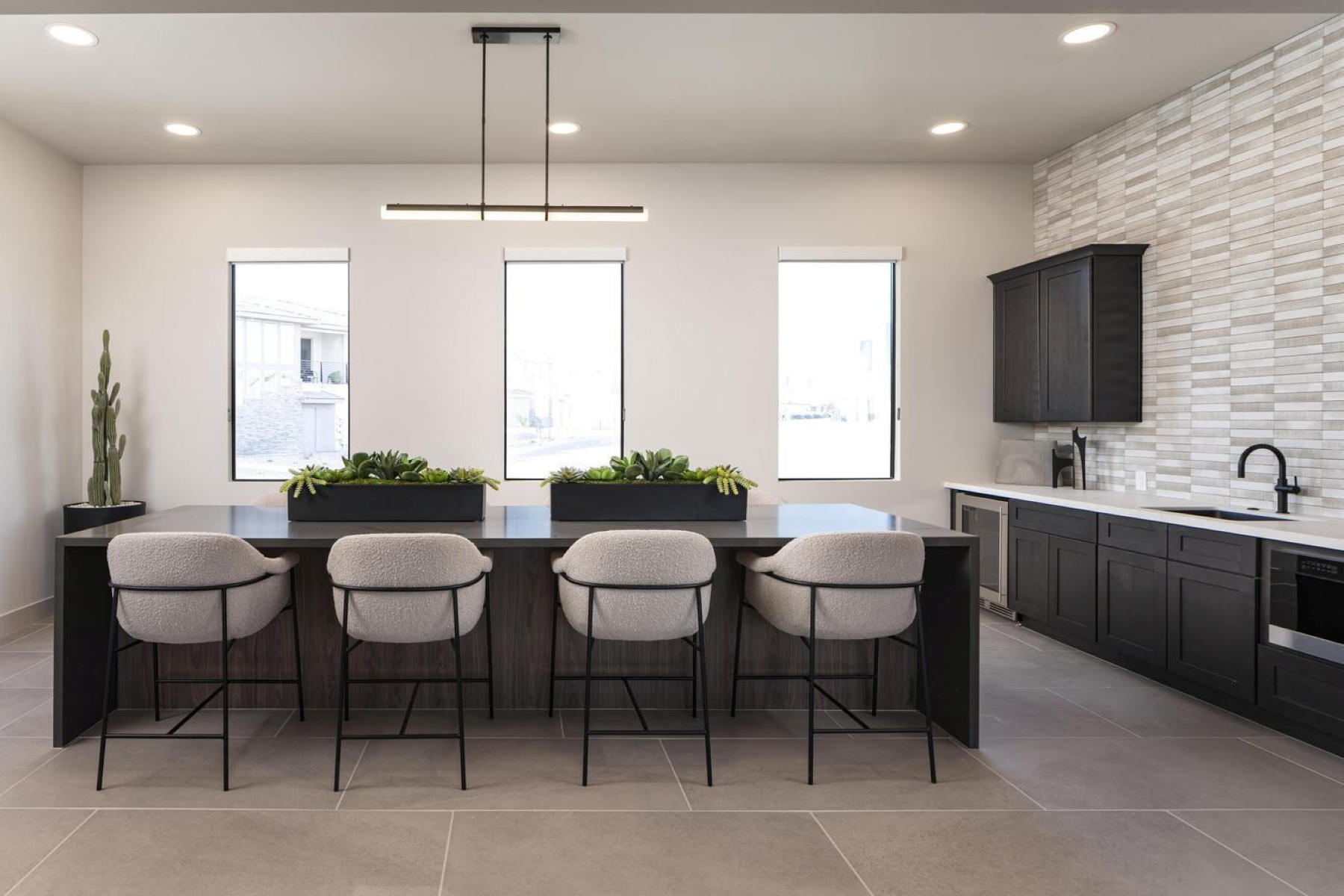  2121 W Sonoran Desert Drive  Phoenix, AZ - 物件實景