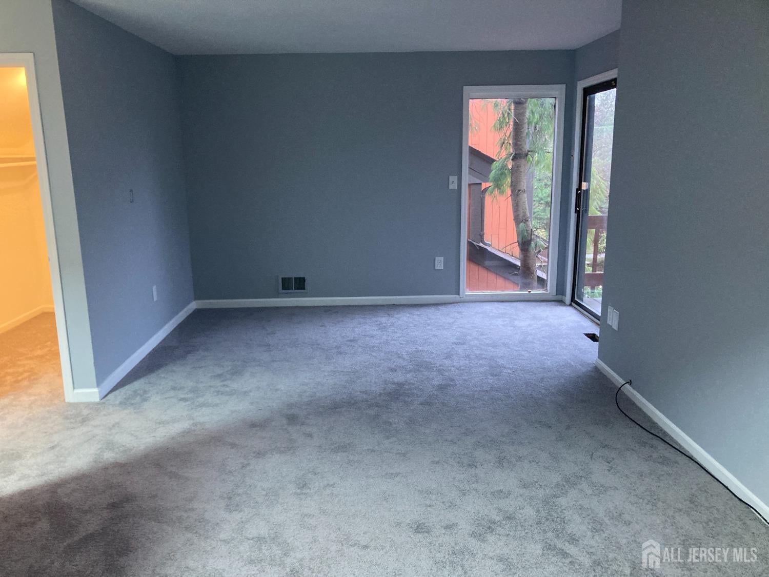 North Brunswick, New Jersey, 08902, United States, 3 Bedrooms Bedrooms, ,2 BathroomsBathrooms,Residential,For Sale,1999515