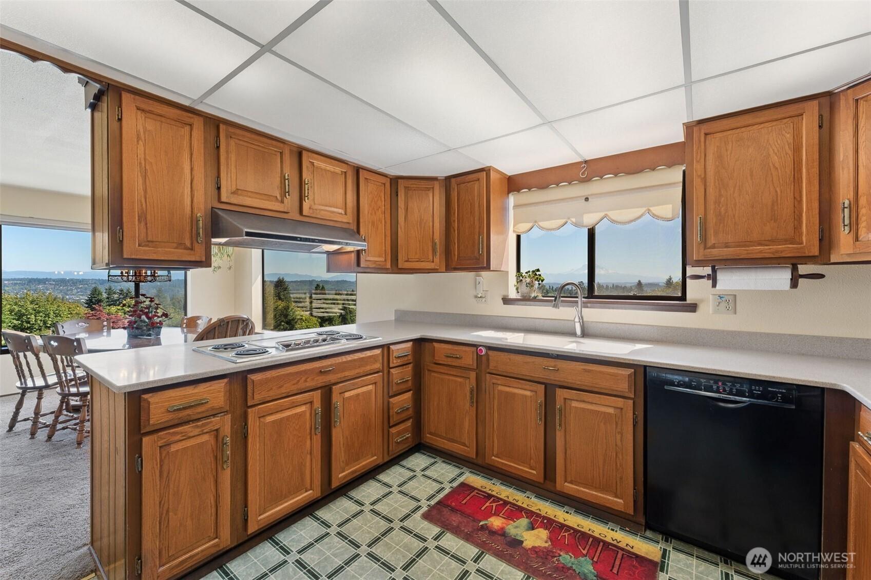 KENT, Washington, 98032, United States, 4 Bedrooms Bedrooms, ,3 BathroomsBathrooms,Residential,For Sale,1927250