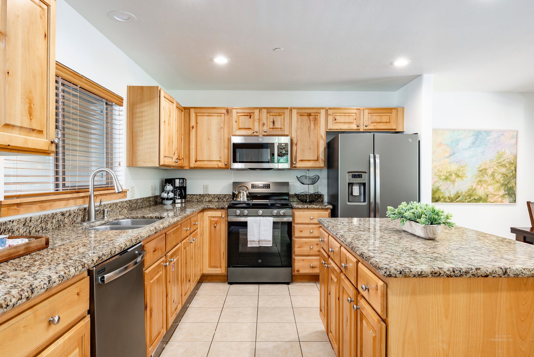  4-bedroom townhome in the Highly Desired Bear Hollow Community - 物件實景
