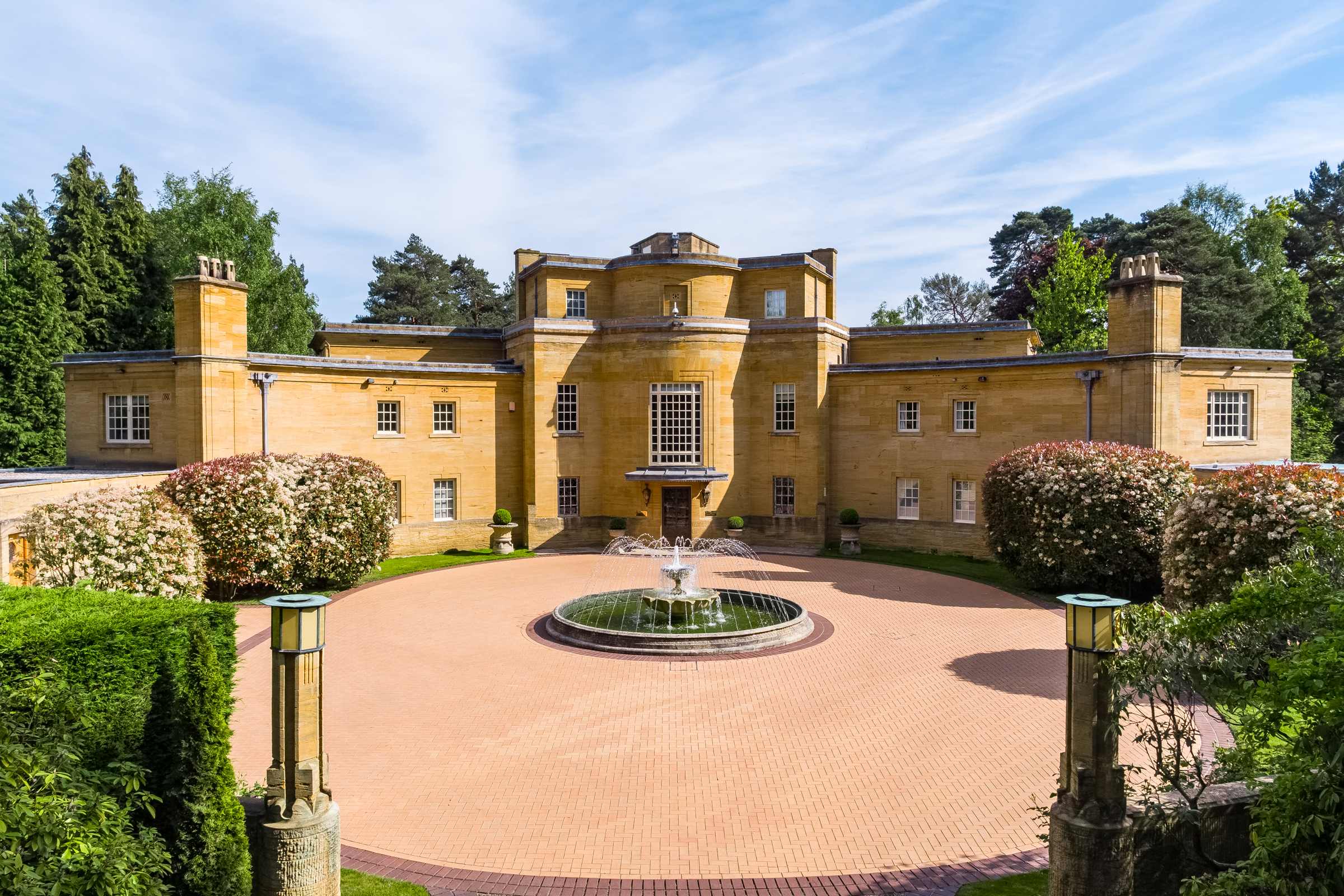  A Landmark Art Deco Estate on St George’s Hill - 物件實景