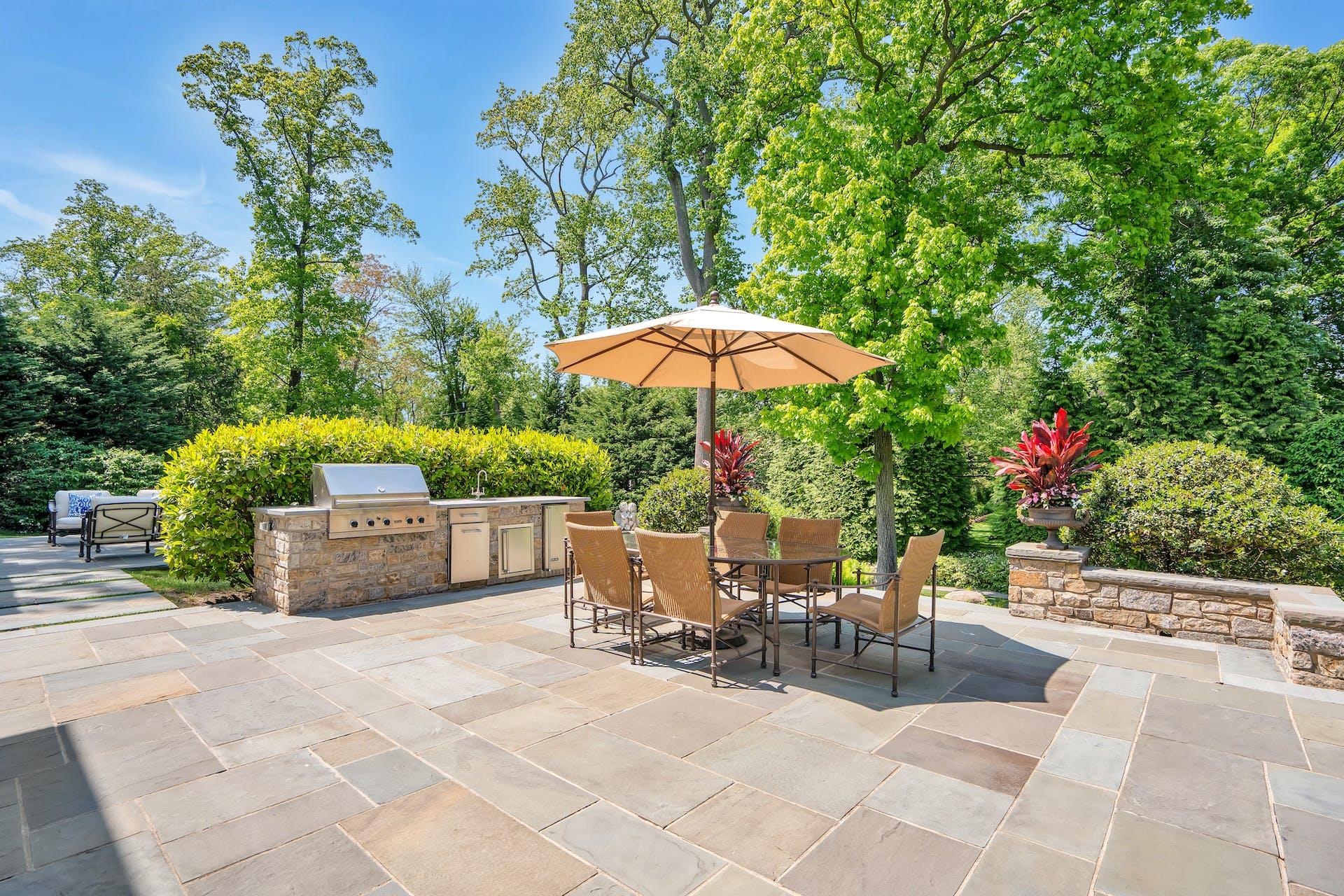 Manhasset, New York, 11030, United States, 5 Bedrooms Bedrooms, ,11 BathroomsBathrooms,Residential,For Sale,1838015