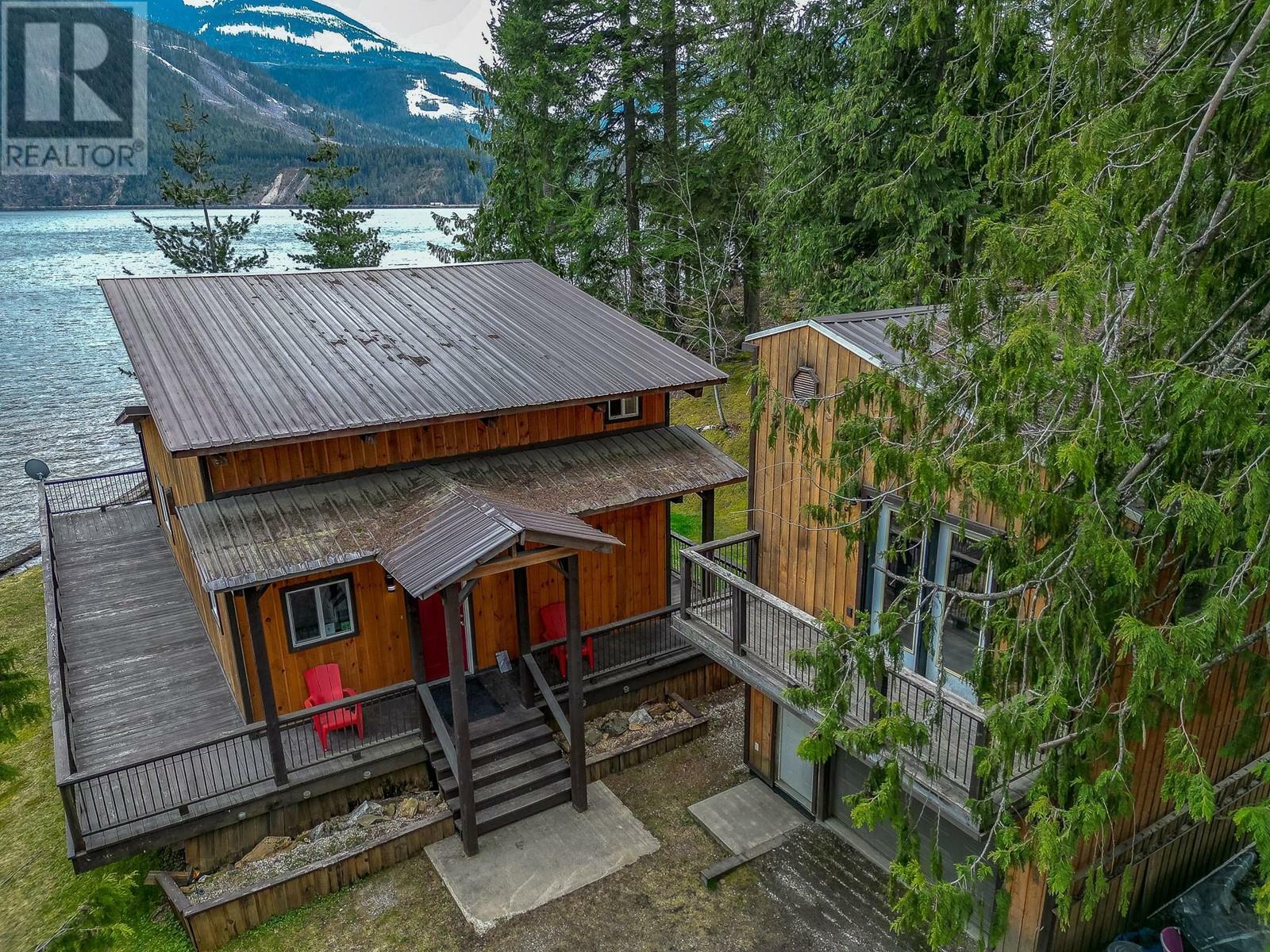 REVELSTOKE, British Columbia, V0E 2S0, CA, 4 Bedrooms Bedrooms, ,2 BathroomsBathrooms,Residential,For Sale,1838033