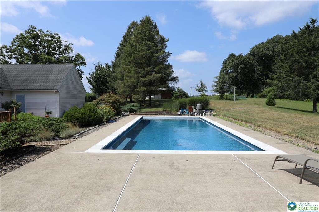 New Tripoli, Pennsylvania, 18066-2432, United States, 3 Bedrooms Bedrooms, ,3 BathroomsBathrooms,Residential,For Sale,1945015