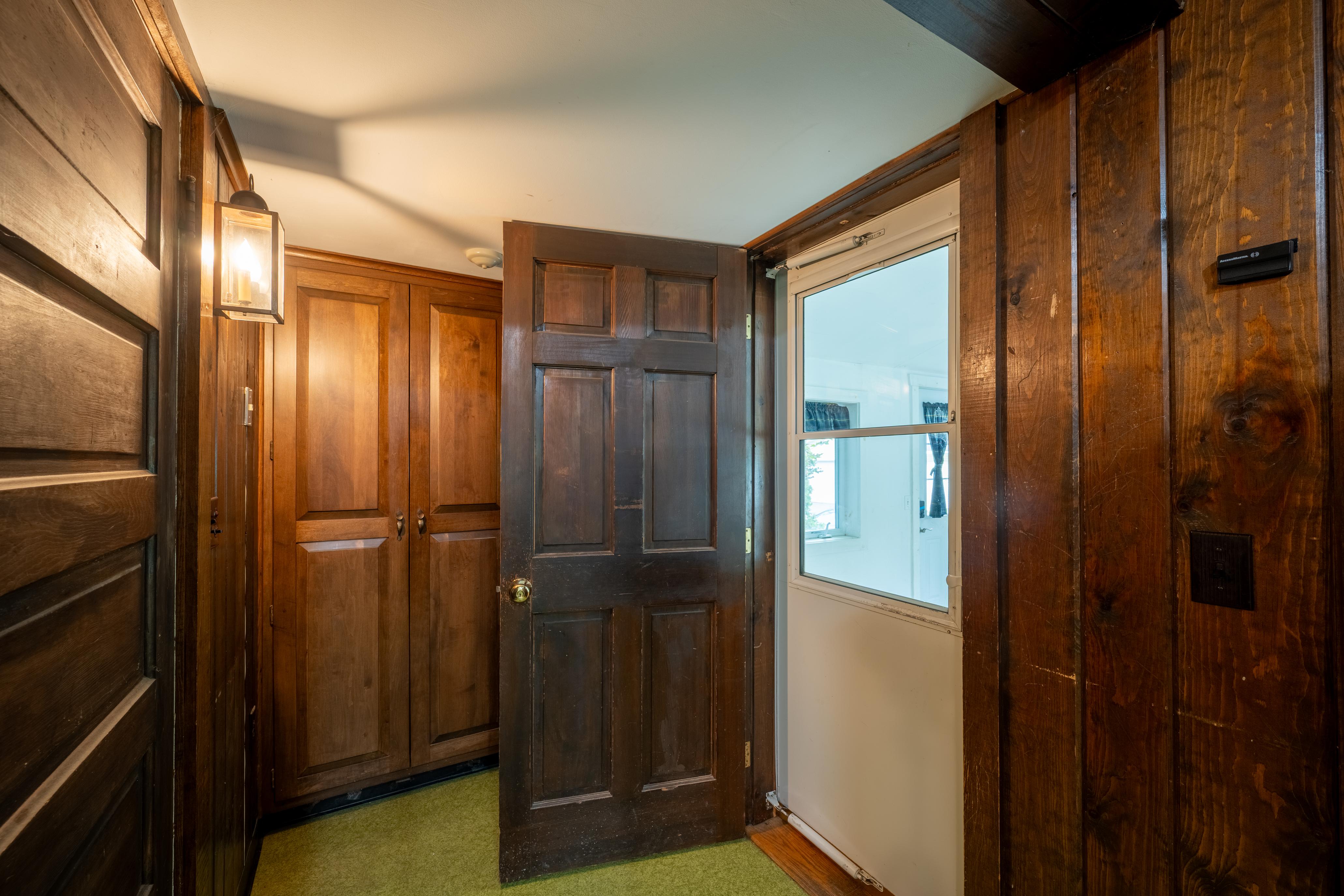  92 Champlain Avenue, Ticonderoga, NY, 12883 - 物件實景