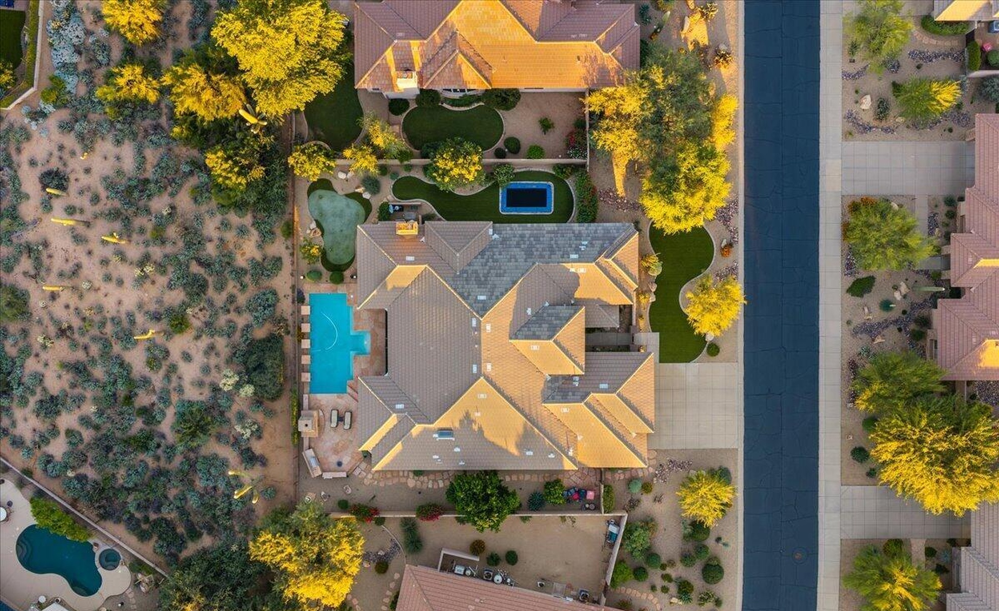  7696 E Moura Dr  Scottsdale, AZ - 物件實景