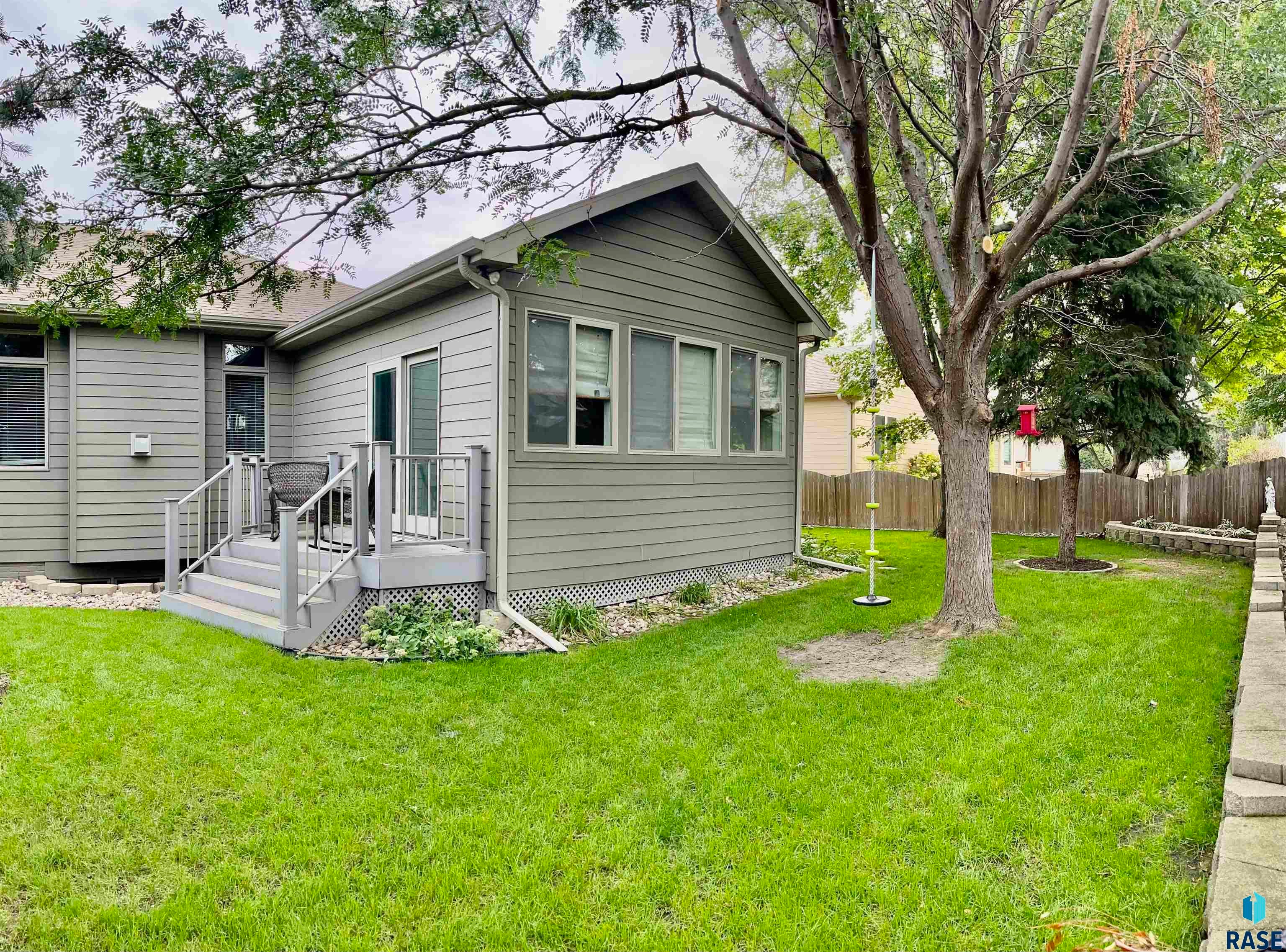 Sioux Falls, South Dakota, 57106, United States, 5 Bedrooms Bedrooms, ,3 BathroomsBathrooms,Residential,For Sale,1926717