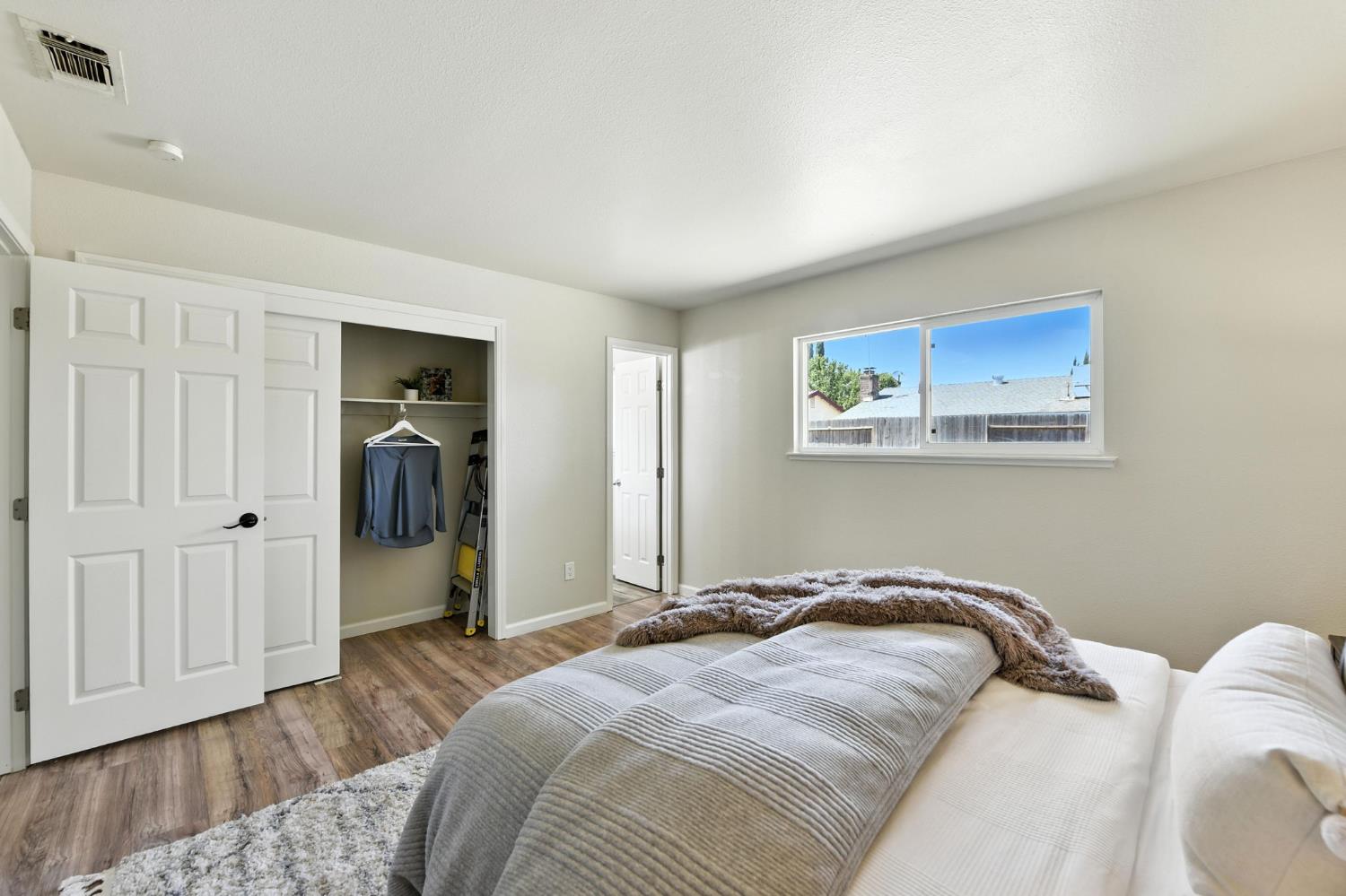 Roseville, California, 95678, United States, 4 Bedrooms Bedrooms, ,2 BathroomsBathrooms,Residential,For Sale,1891756