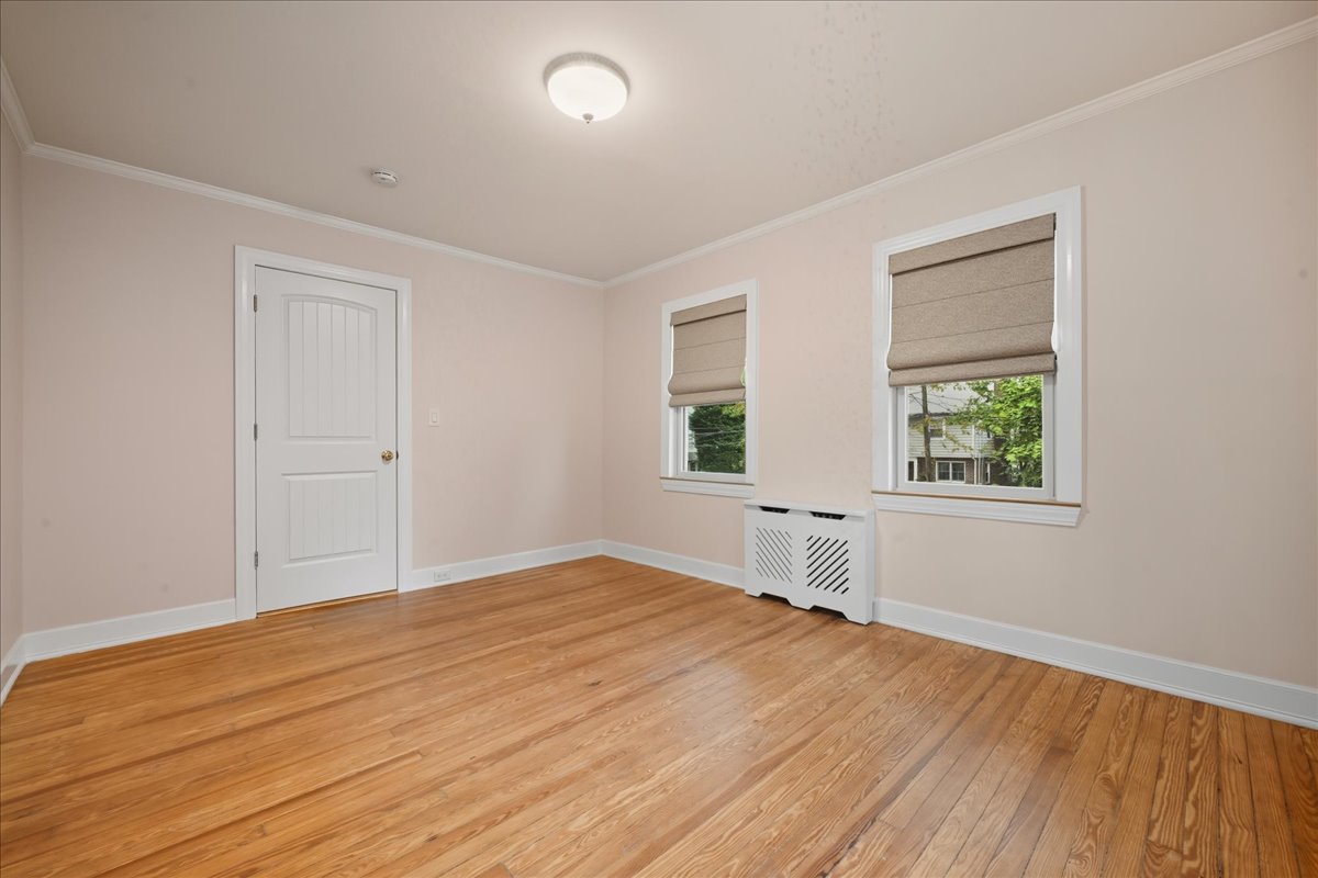 Floral Park, New York, 11001, United States, 4 Bedrooms Bedrooms, ,4 BathroomsBathrooms,Residential,For Sale,1977221