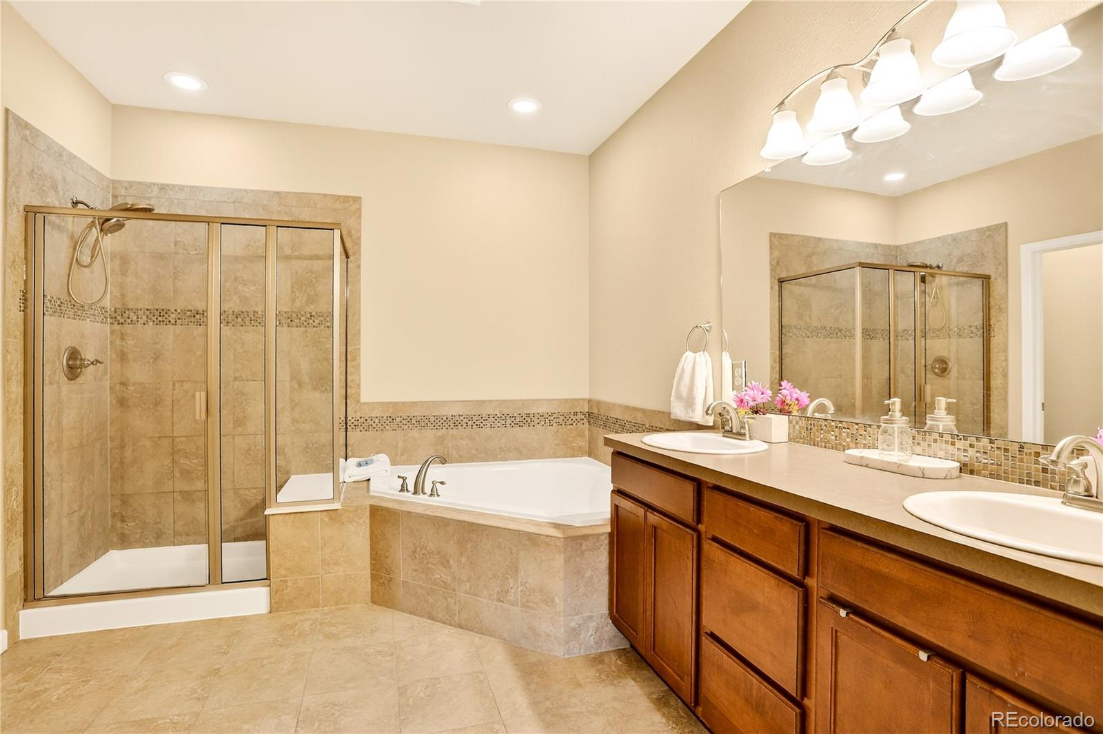 Aurora, Colorado, 80015, United States, 3 Bedrooms Bedrooms, ,2 BathroomsBathrooms,Residential,For Sale,1957602